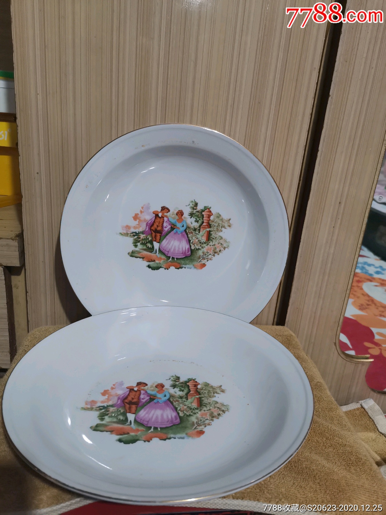 唐山艺术瓷盘外国人物盘一对