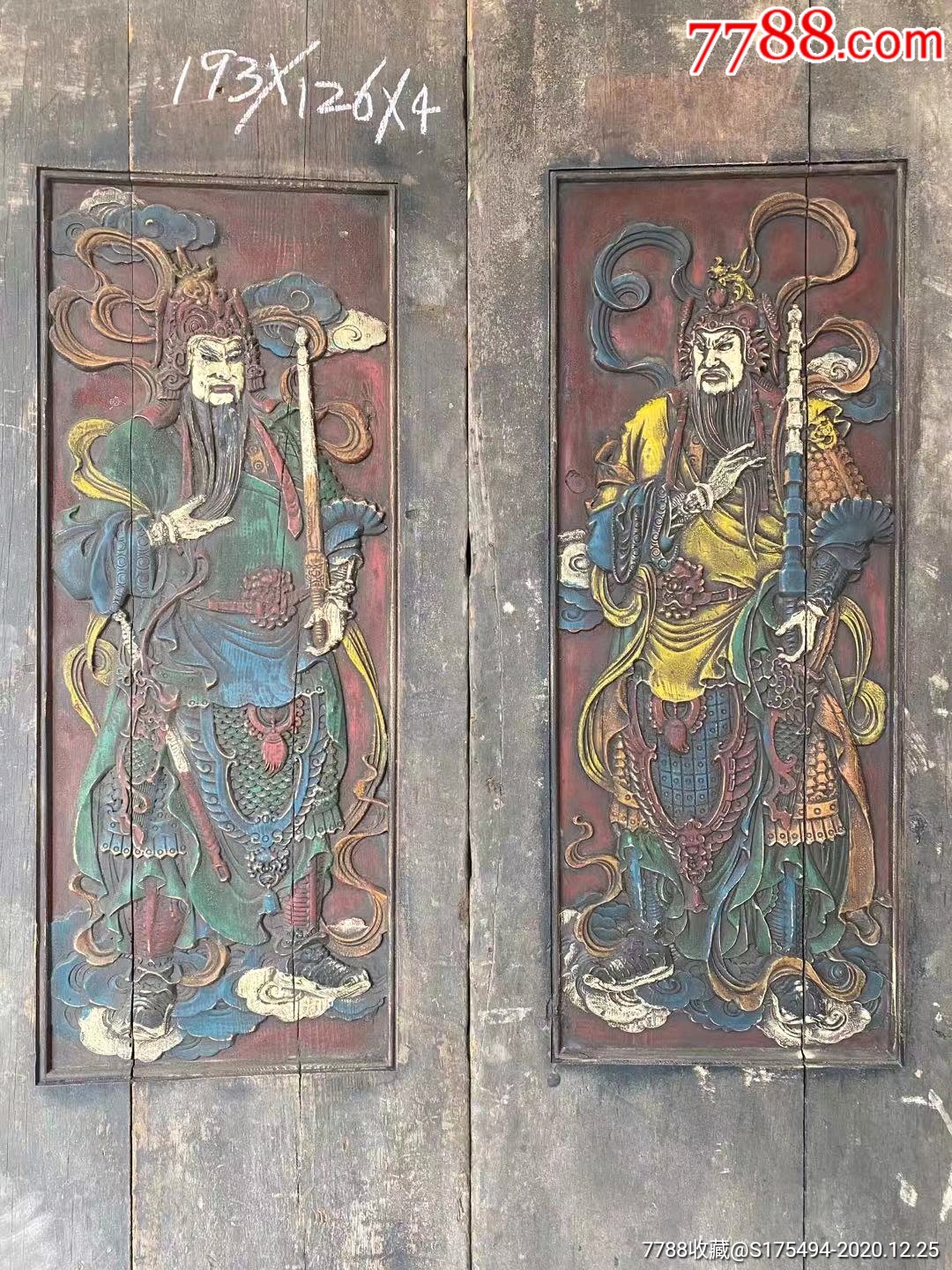 高浮雕门神大门,门神高浮雕,雕刻人物形象逼真,全部彩绘,适宜会所