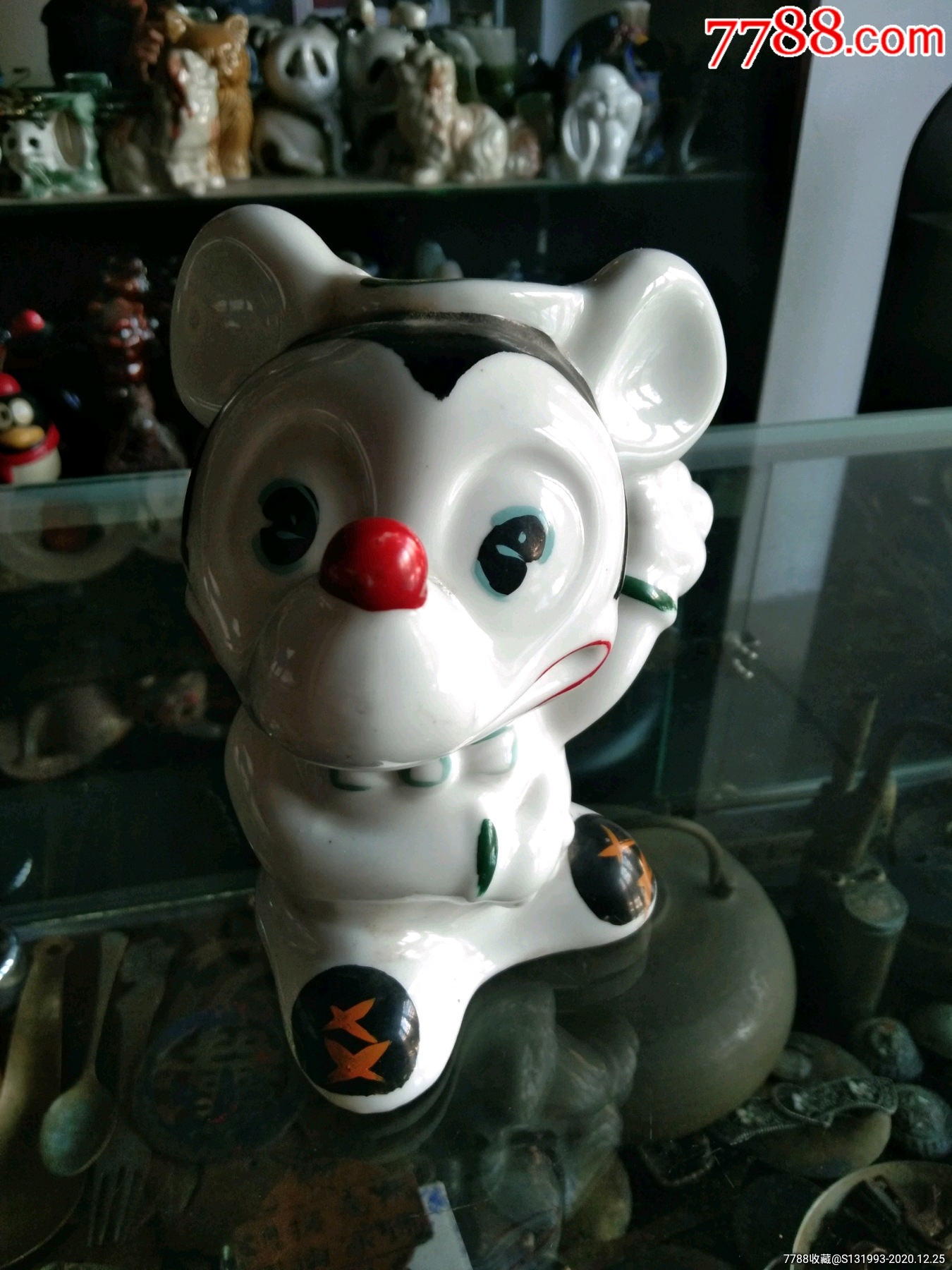 河北唐山80年代第九瓷厂出品米老鼠存钱罐一个