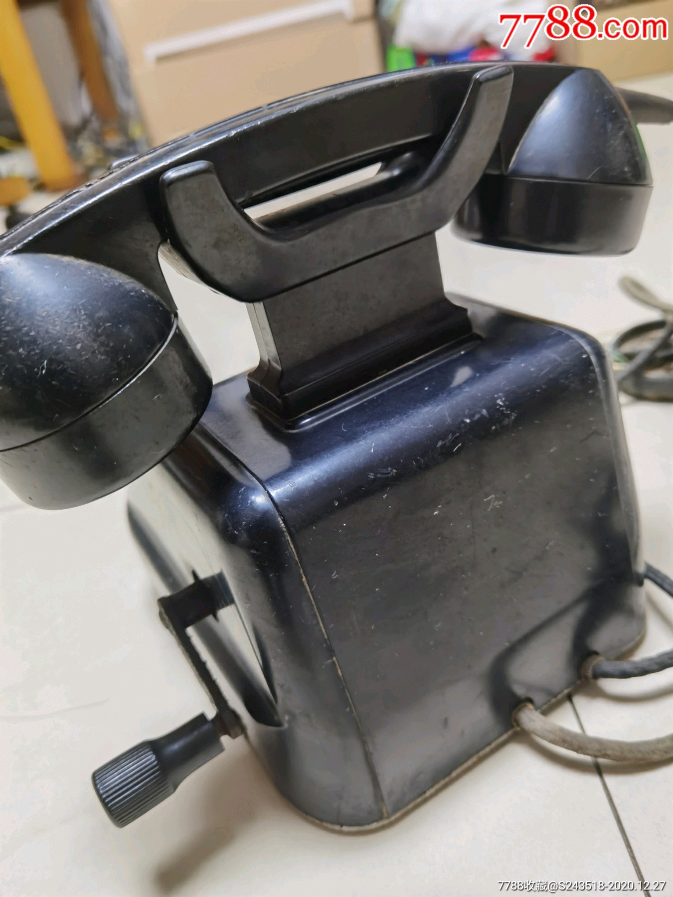 老式手摇磁石电话