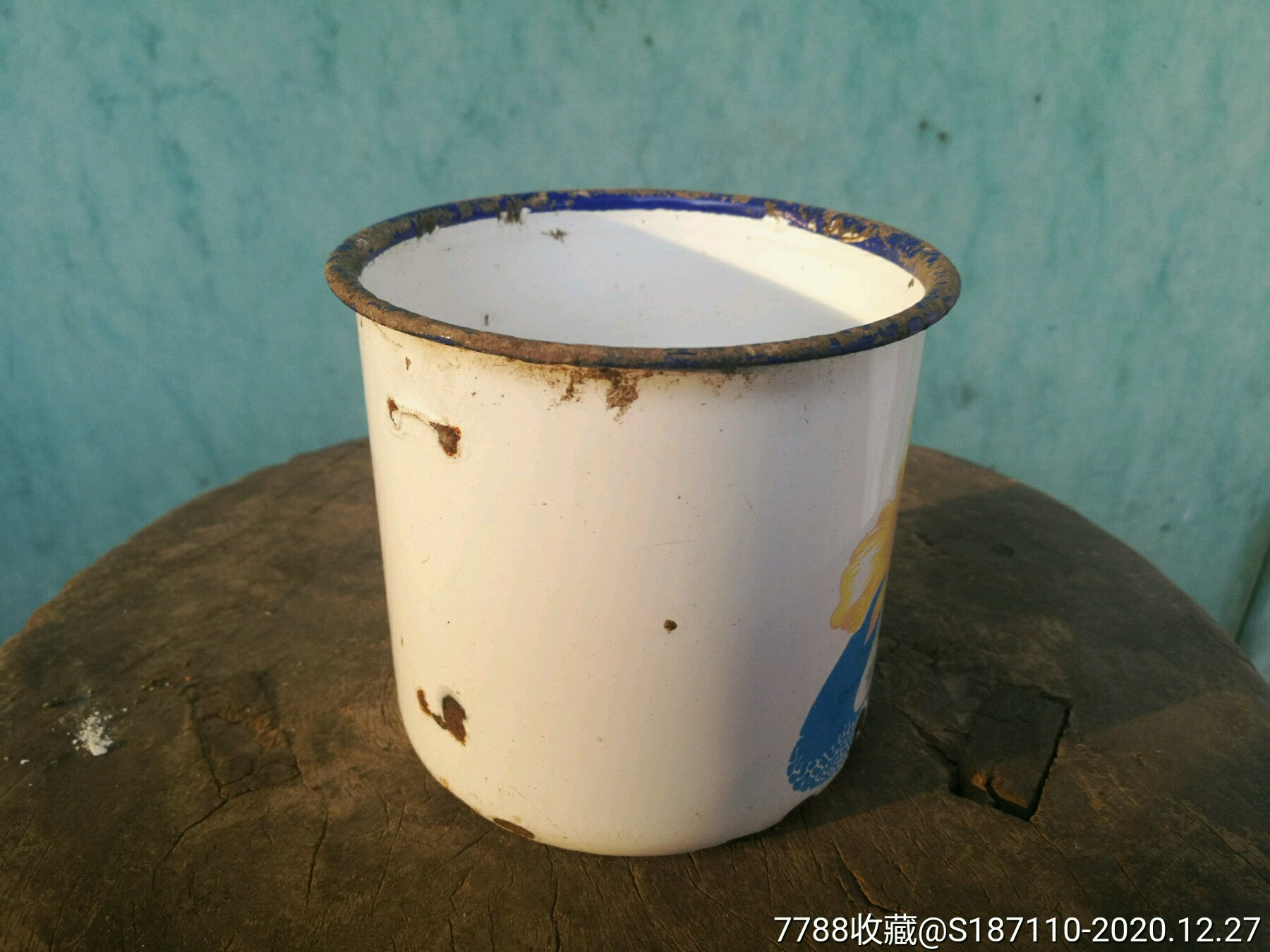 花卉纹搪瓷缸子