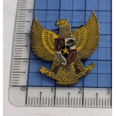  strong>早期印度尼西亚国徽 /strong>_外国徽章