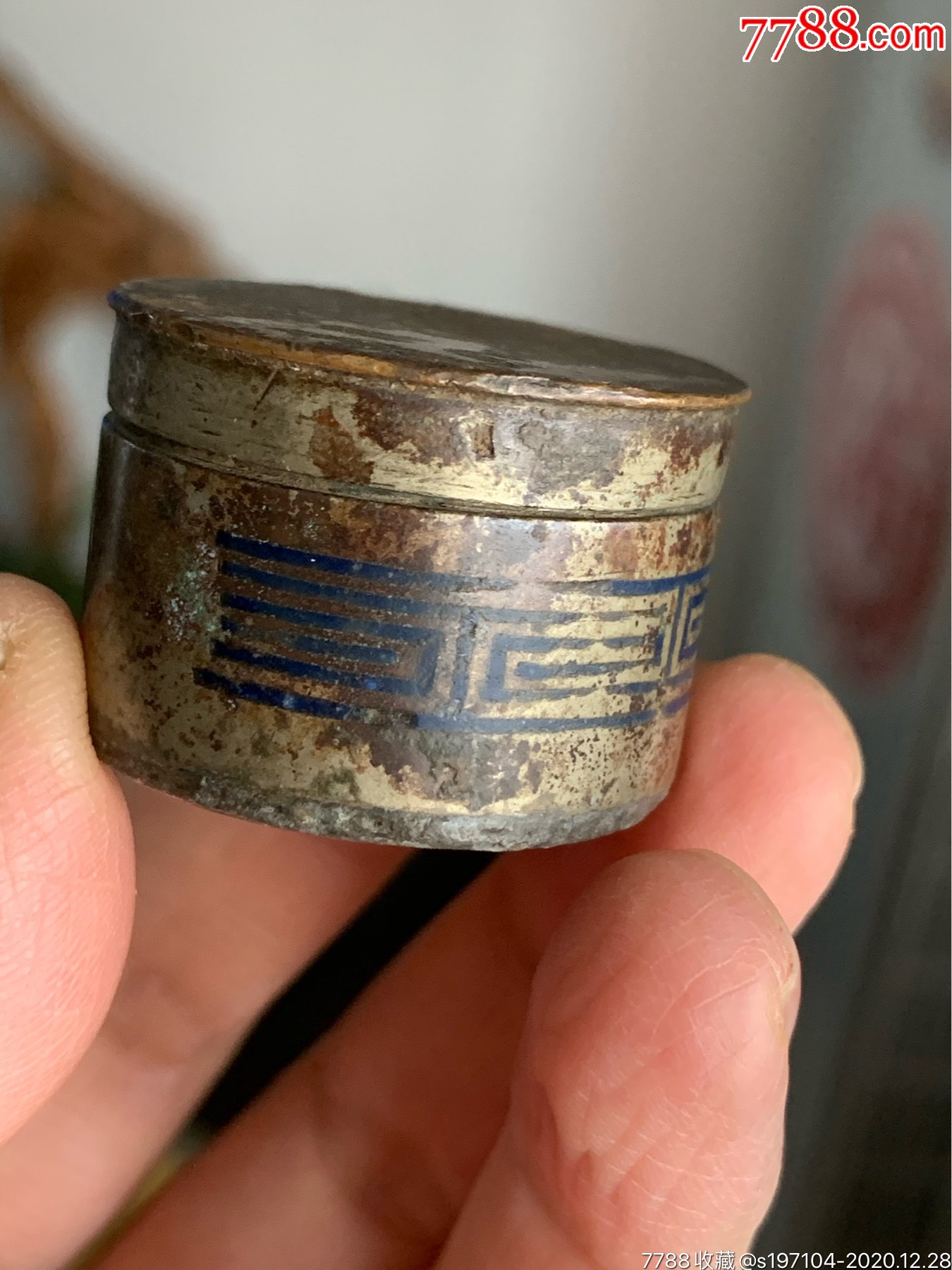 清代烤蓝铜烟膏盒,直径3.