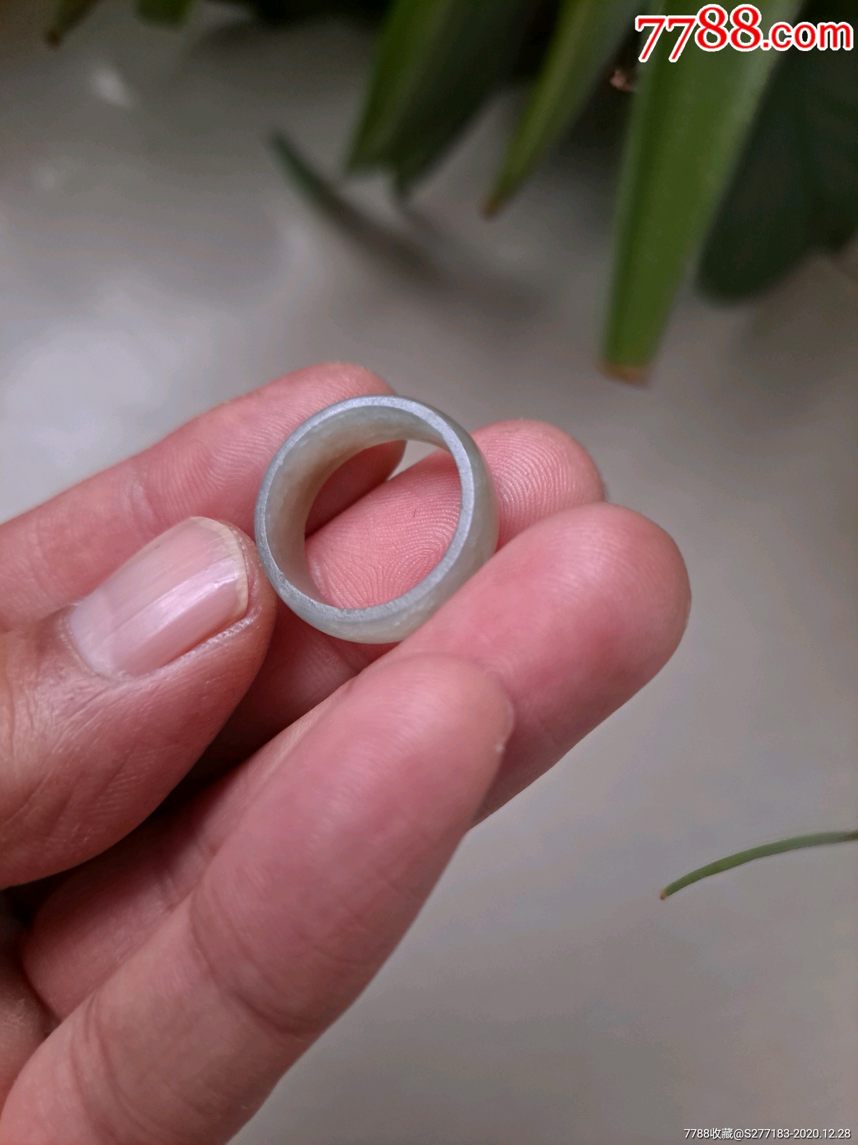 清代老和田玉戒指,包老包真,品相完整如图所示,内经18