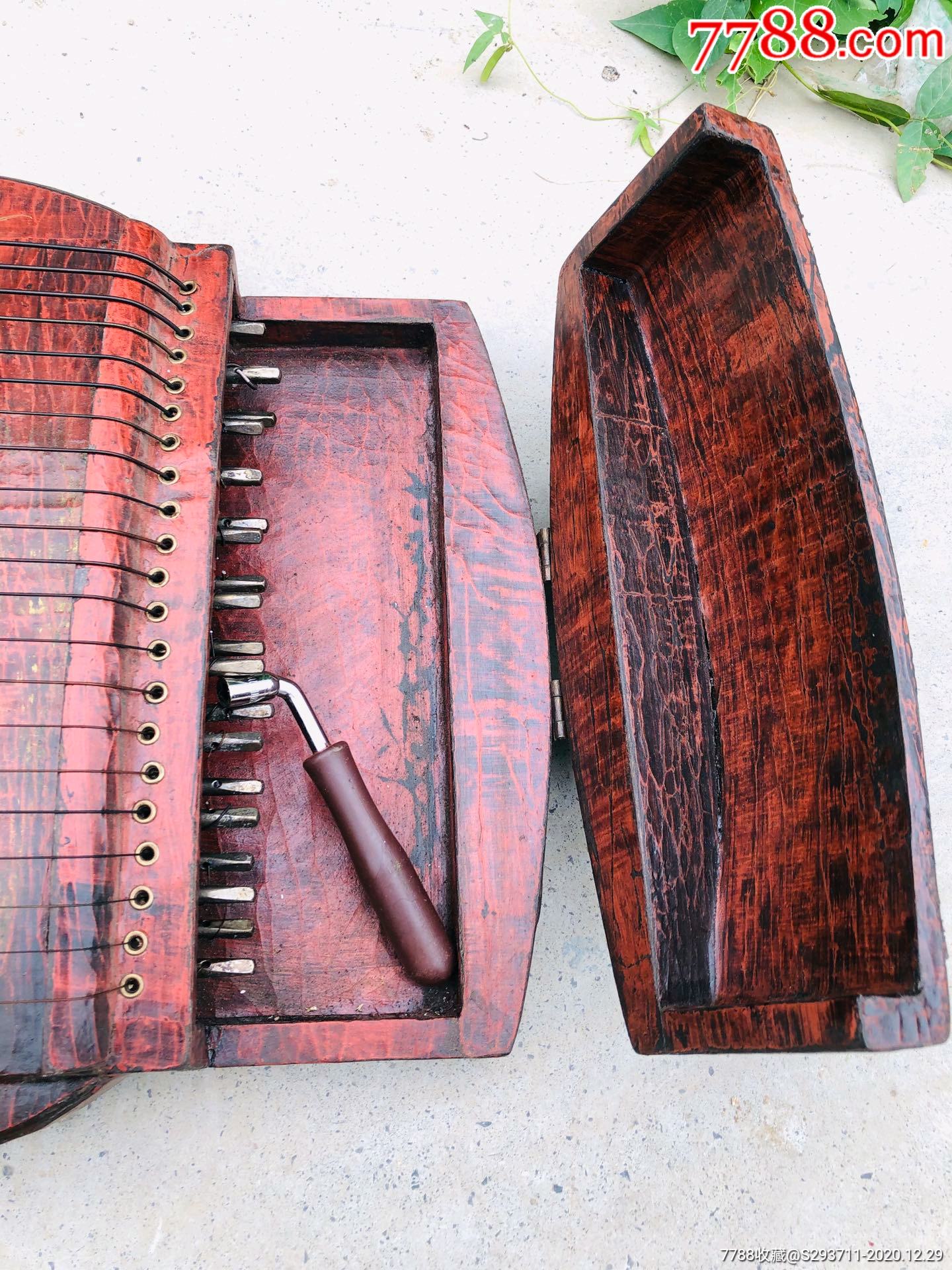 清代古筝,描金彩绘,做工精致,品相如图,弹奏声音清脆,保存完好_古筝