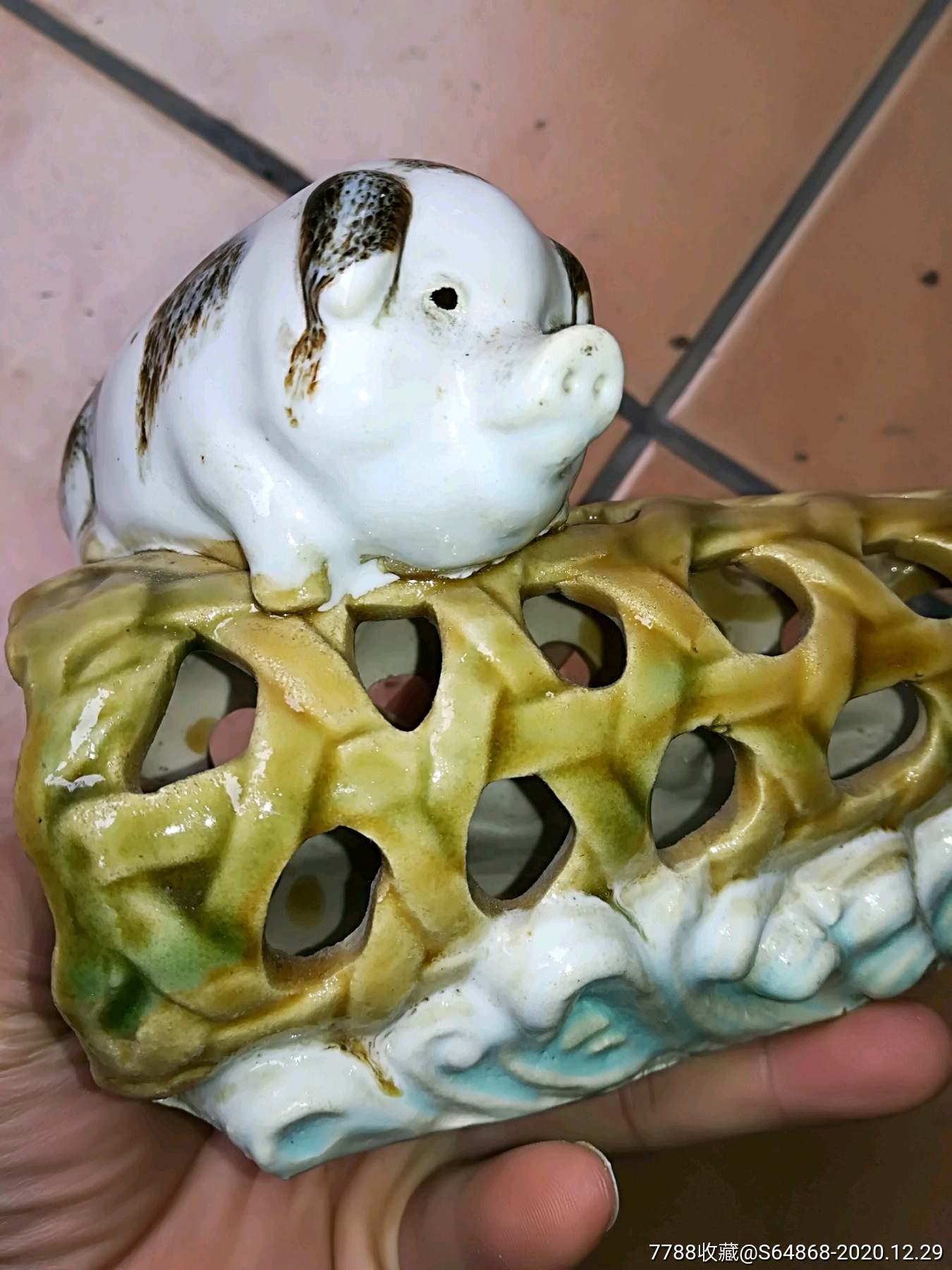 八十年代广东石湾猪笼入水瓷雕摆件