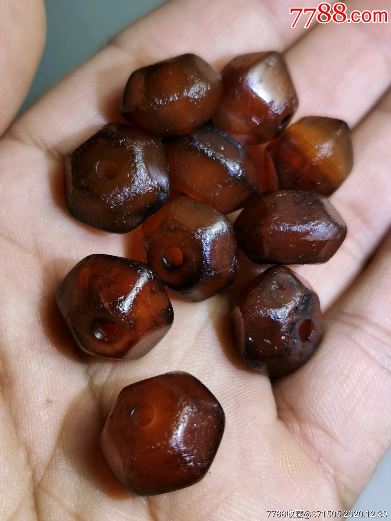 以前收的辽金老玛瑙珠子,10粒