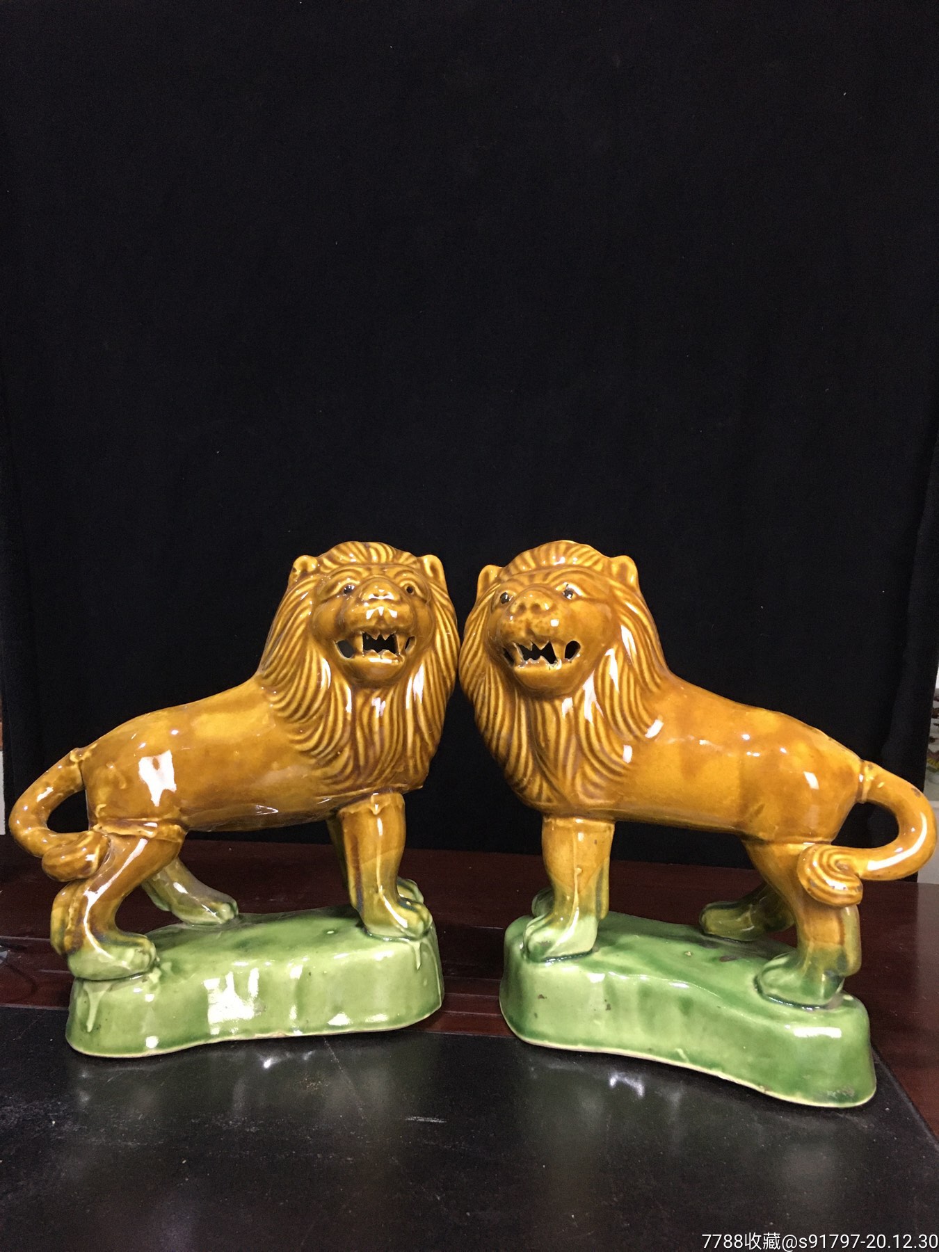 70年代瓷狮子摆件一对
