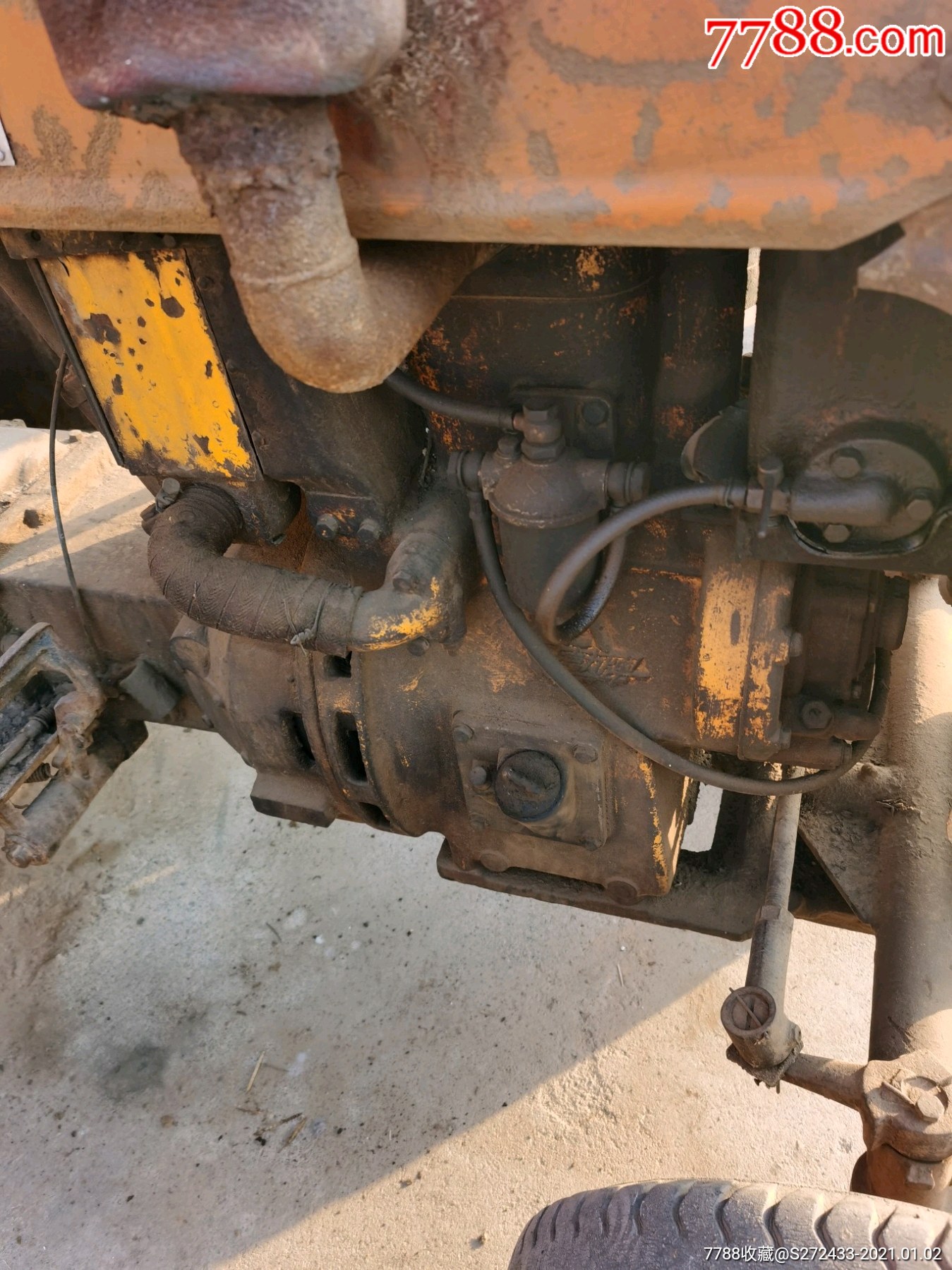 洛阳一拖生产的东方红拖拉机正常摇动一下就起来12马力包老纪念意