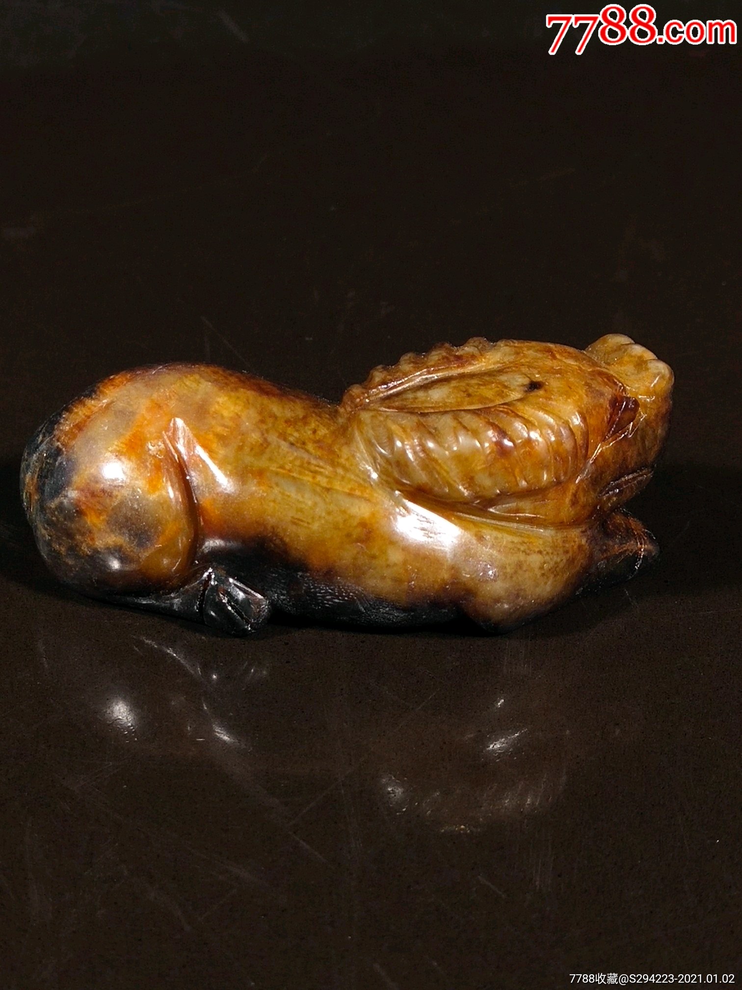 和田玉玉兽把件,包浆均匀自然,玉质细腻,油润光滑,皮壳老辣,品相如图.