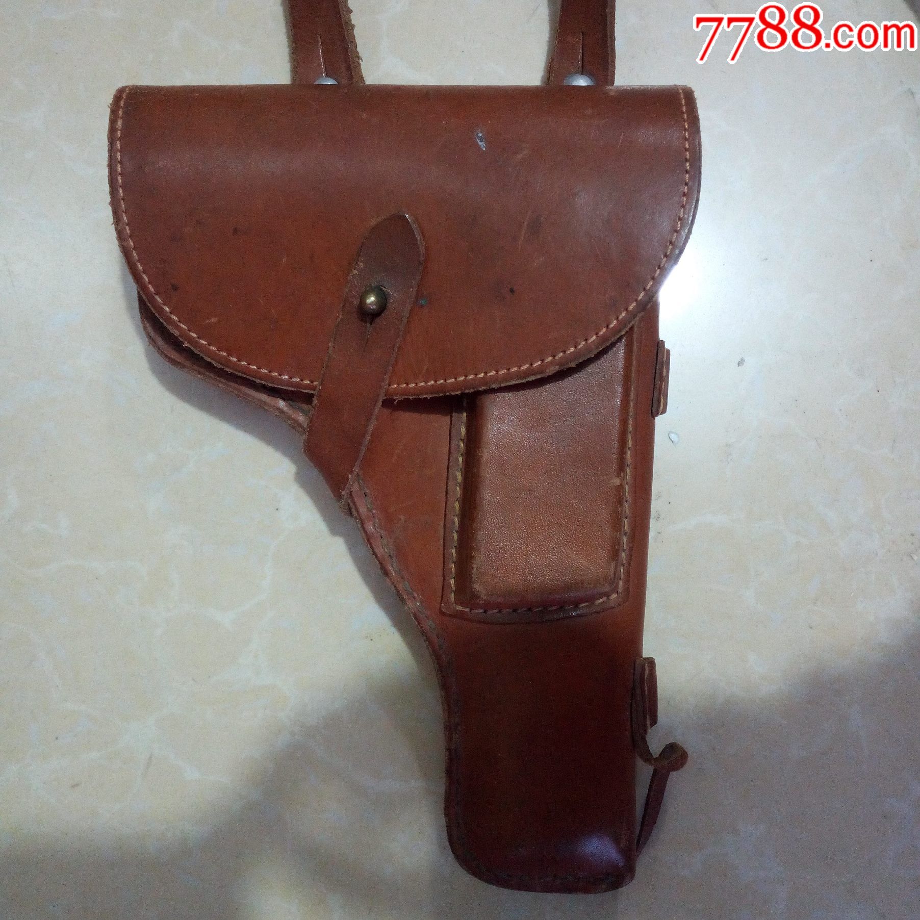 底售全品60年代牛皮枪套一套100元