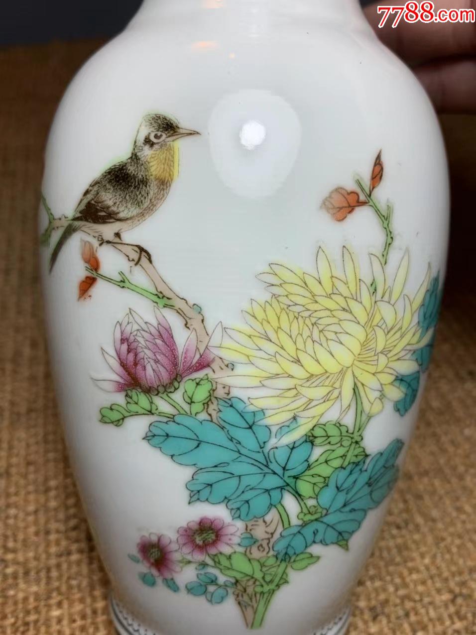 六七十年代景德镇粉彩花鸟瓶