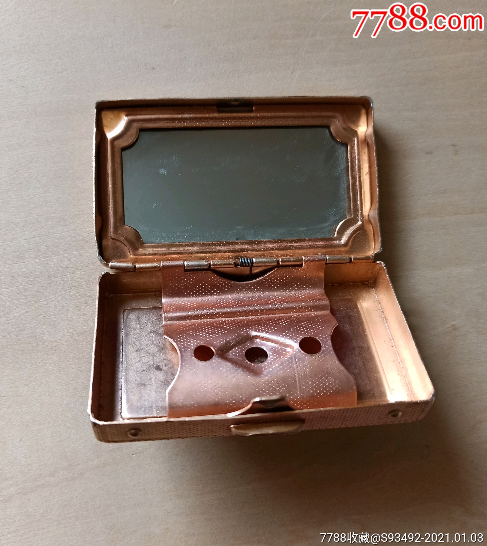 90年代上海飞鹰牌剃须刀空盒(铝质)