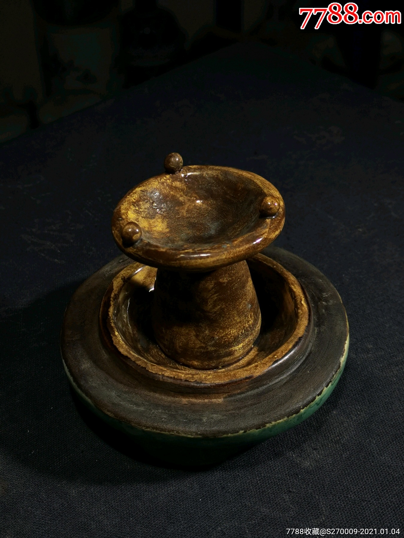 金钱纹石湾油灯盏