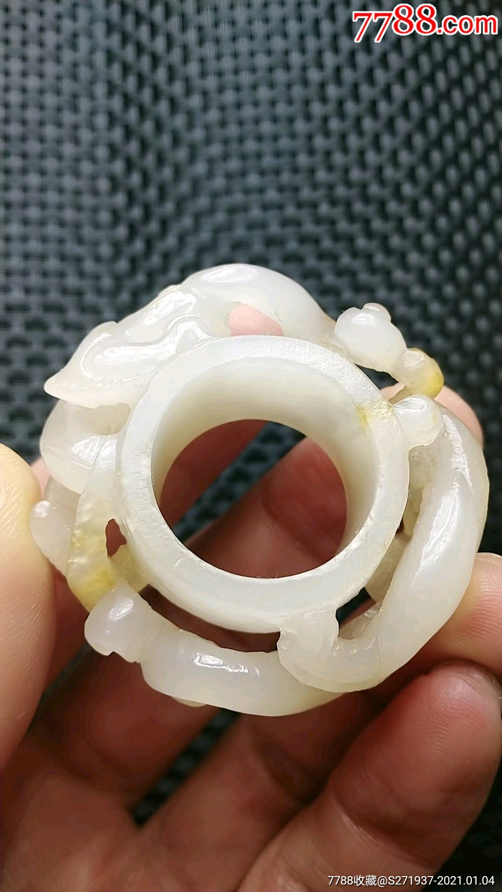 收藏级正宗新疆玉龙河和田玉羊脂级粘糕籽料镂空精雕螭龙守护扳指