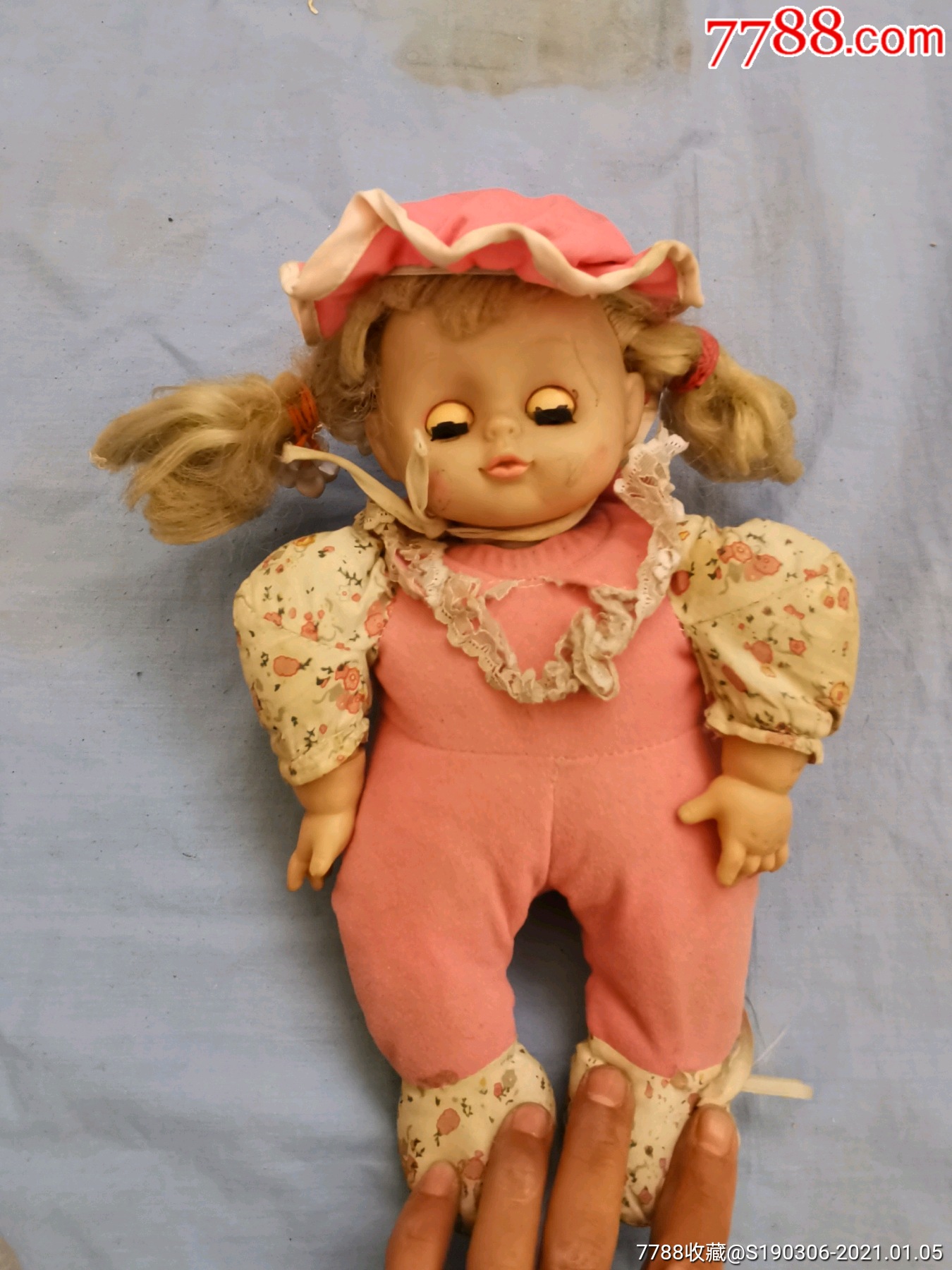 文革时期胶皮服装眨眼娃娃,32*20