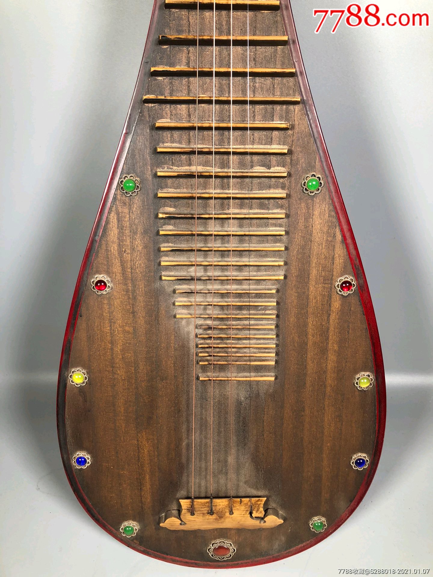 镶嵌宝石四弦琵琶弹拨乐器一把,长103厘米,宽32厘米,厚10厘米,-其他