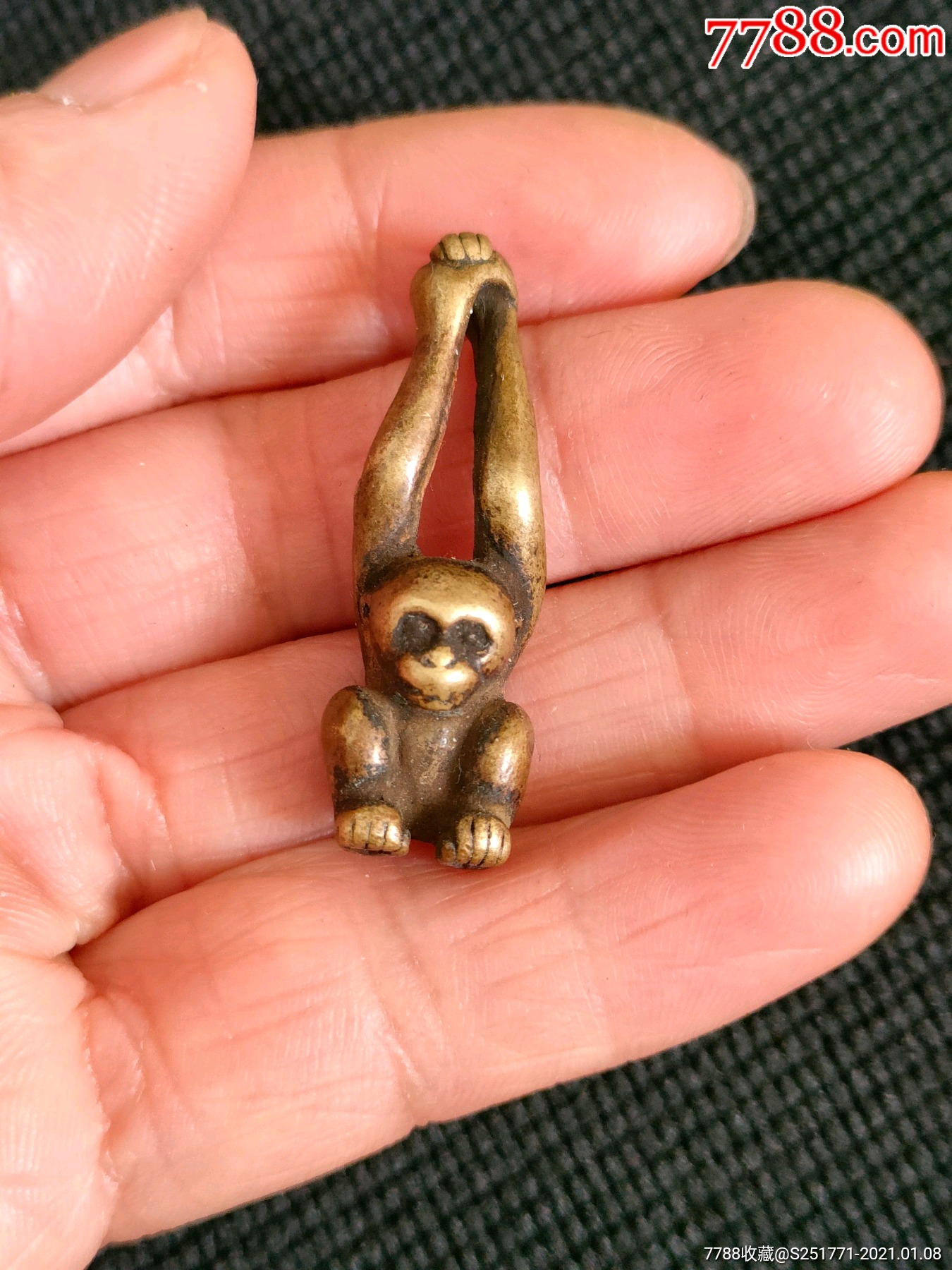 清代铜雕小猴子一个