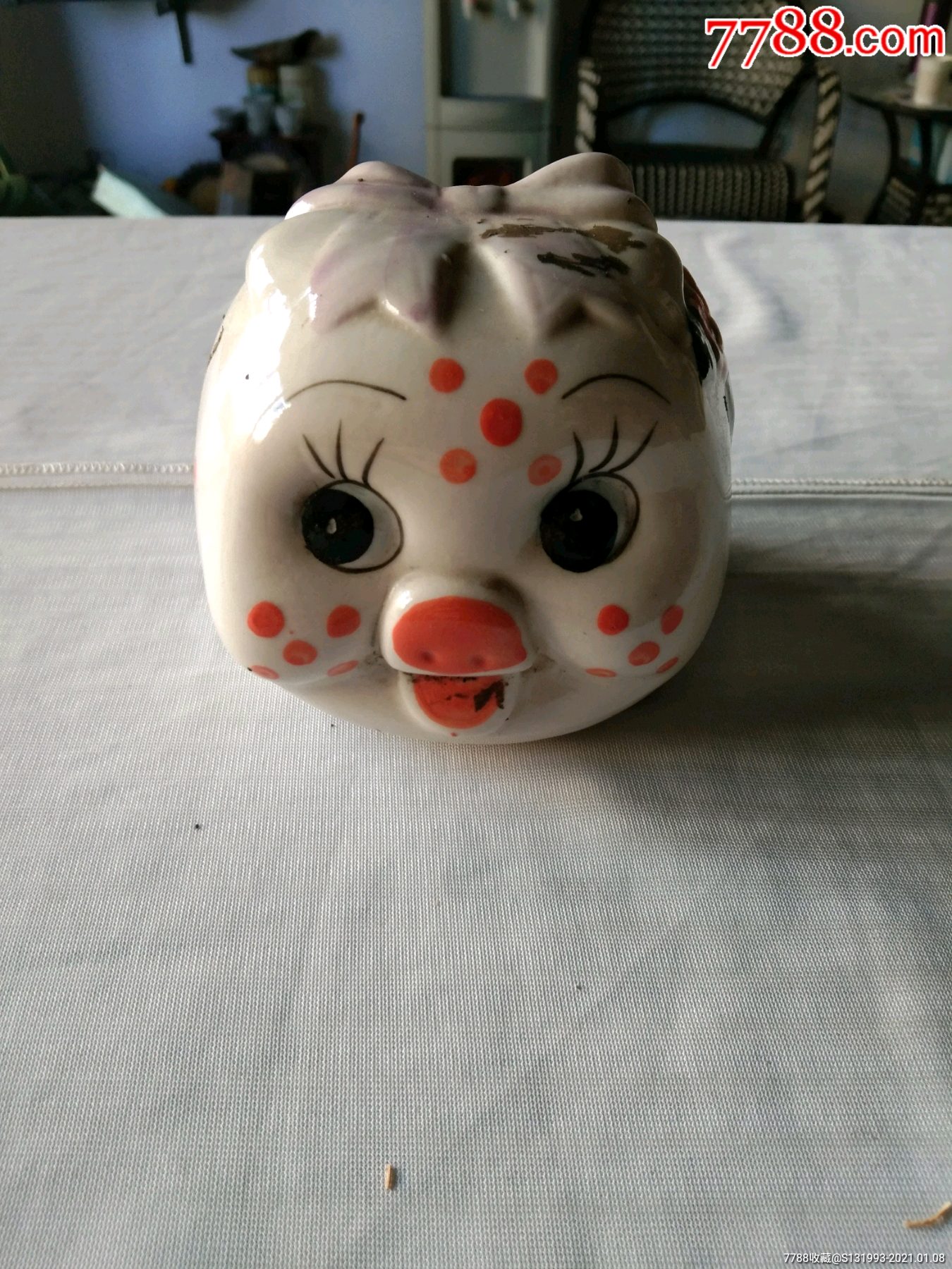 文革时期中国唐山产生肖猪存钱罐