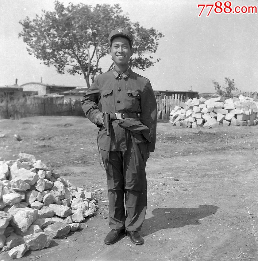 持枪的军人01老底片