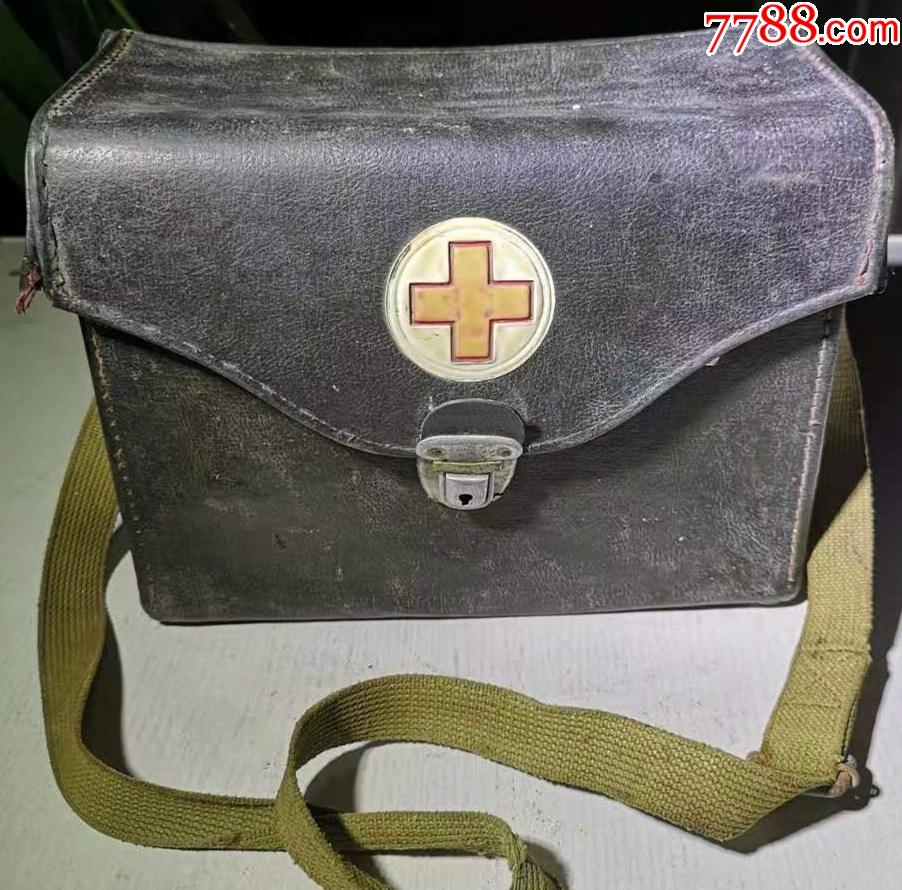 抗战时期医药箱---长27-宽14-高20厘米