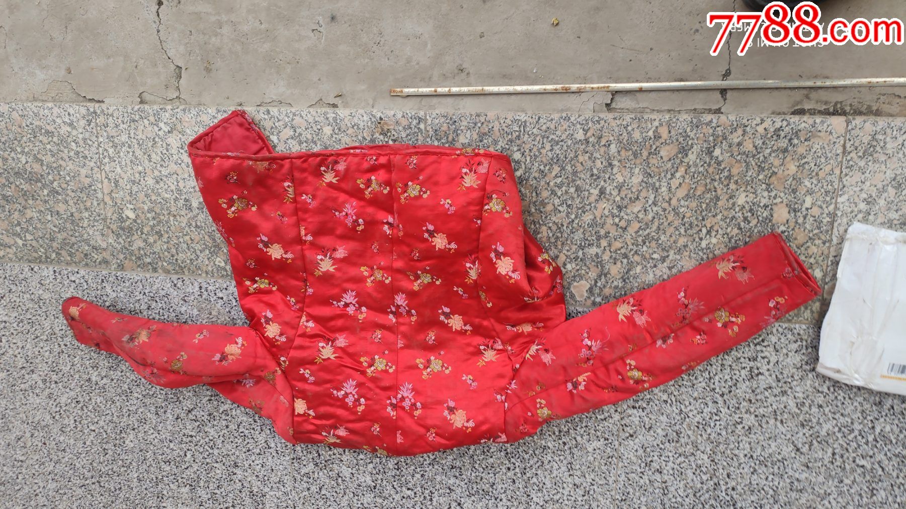 媳妇红缎棉袄图片图片