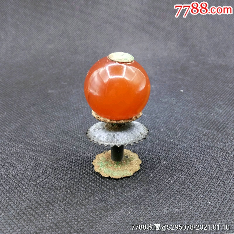 清代正一品官帽南红玛瑙帽顶