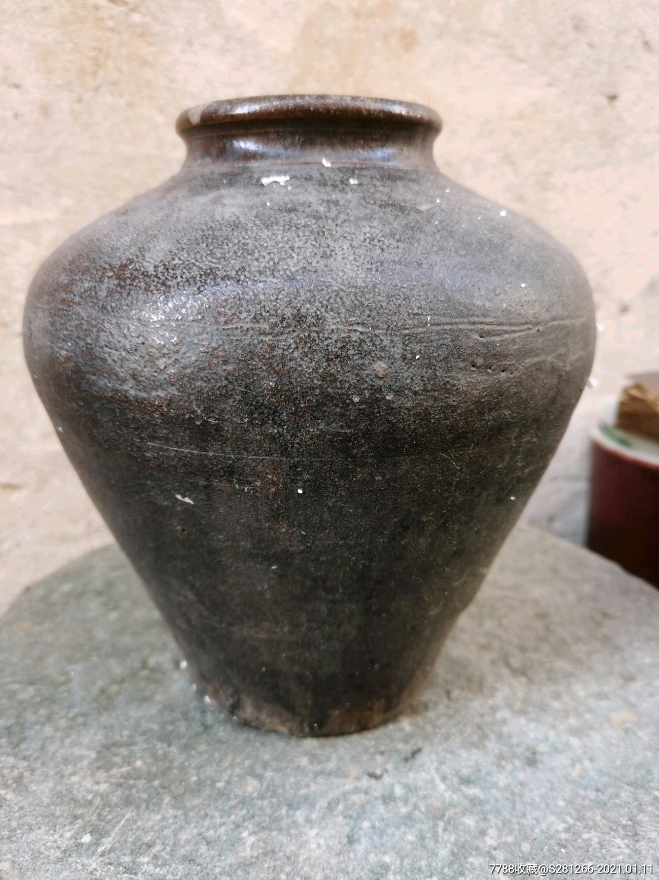 清代陶罐,边上一点小磕,其余完整