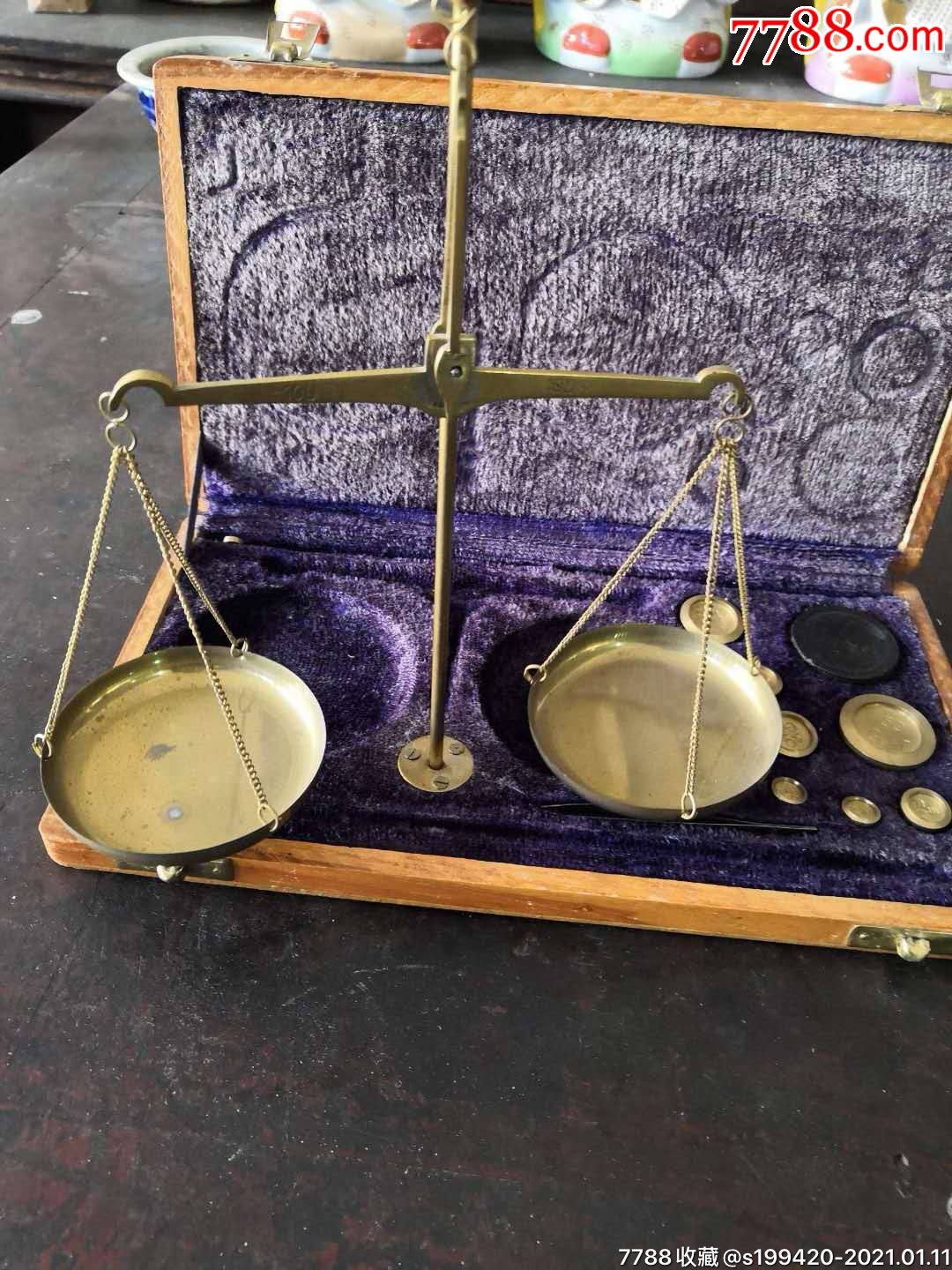 国外回流铜天平秤一套,带原装盒子,砝码,保存完好,小巧精致,包老.