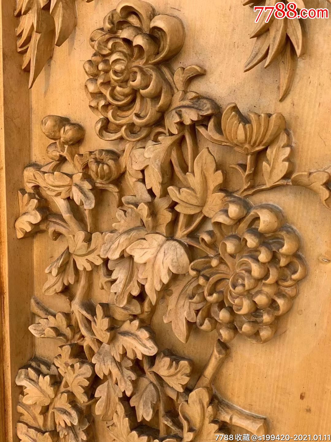 民国高浮雕黄杨木挂屏一套.纯手工雕刻梅兰竹菊,品相完好,雕刻精细.