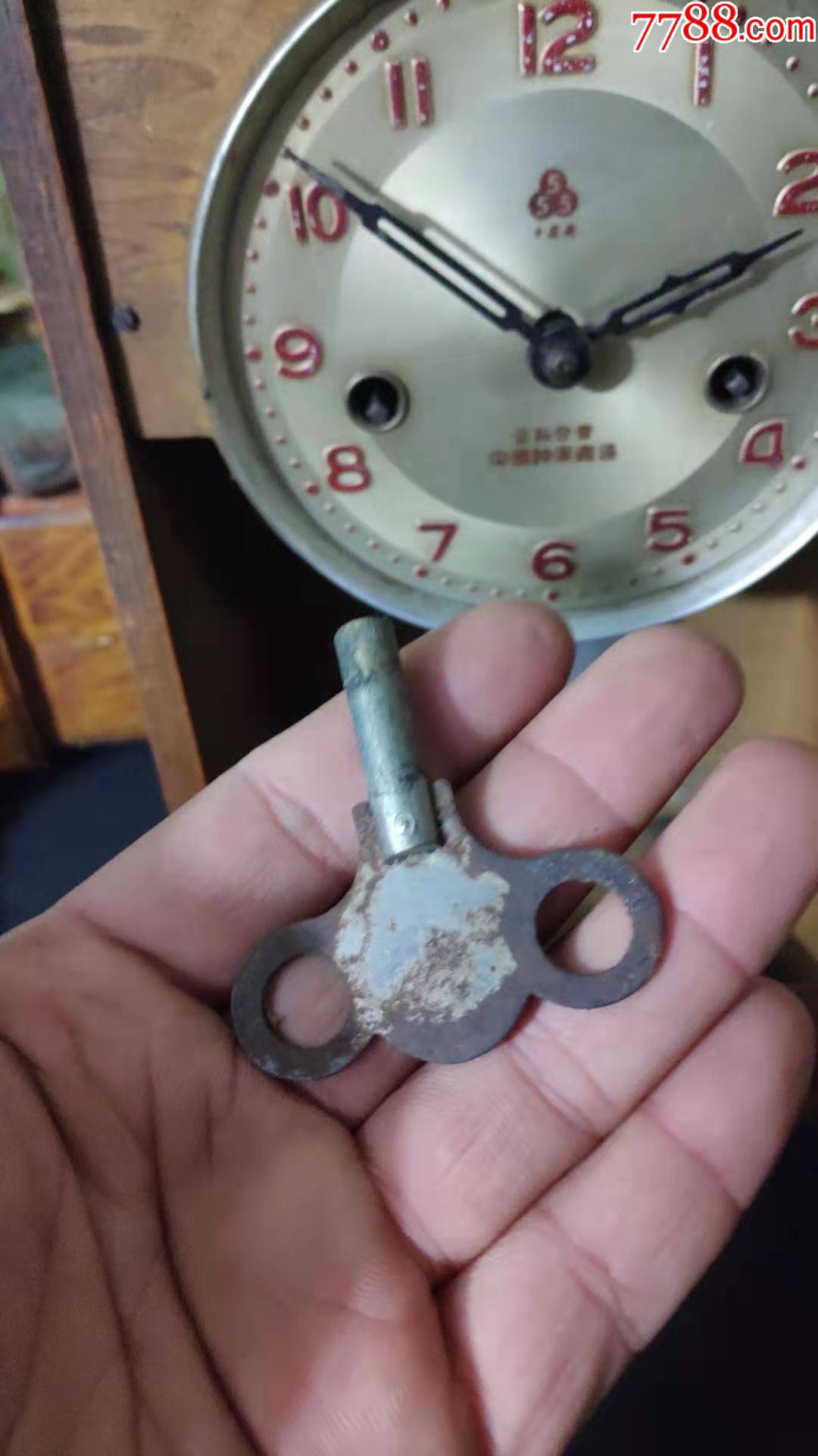 上世纪5060年代中国钟表制造公私合营老三五牌木质壳老式挂钟民俗怀旧