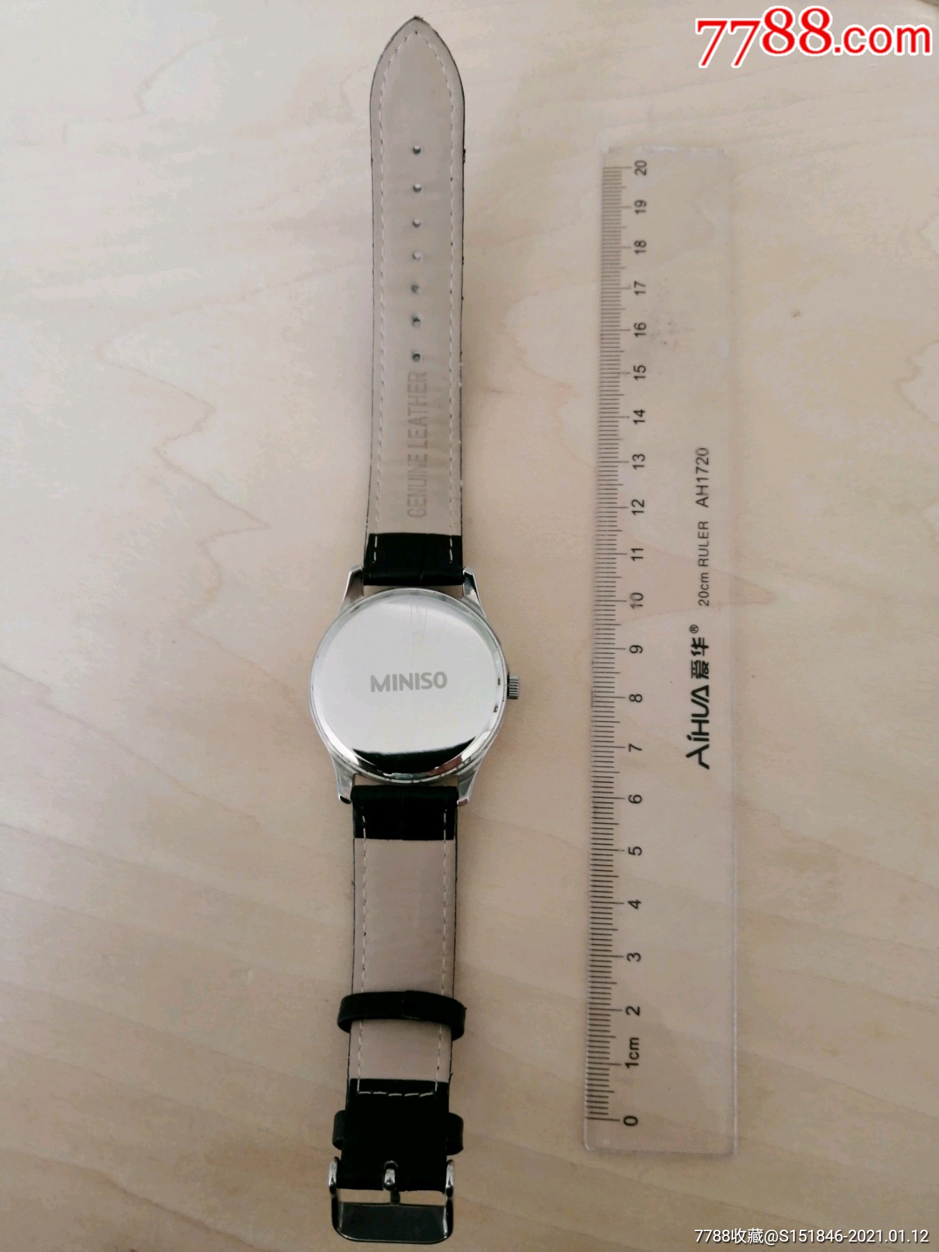 miniso名创优品2017年产电池石英手表一只运行功能完好皮表带背