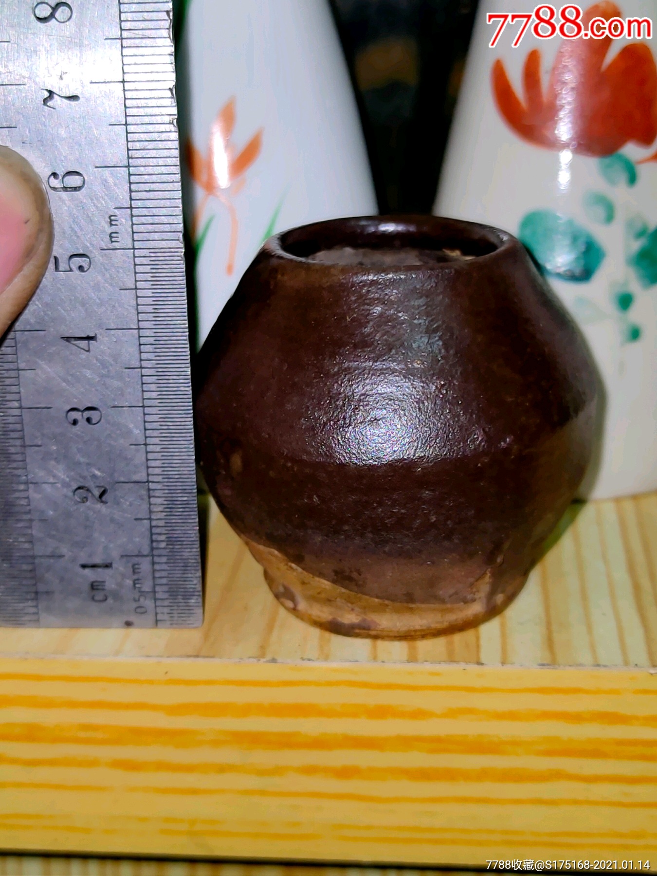 明清老窑瓷鸡心罐