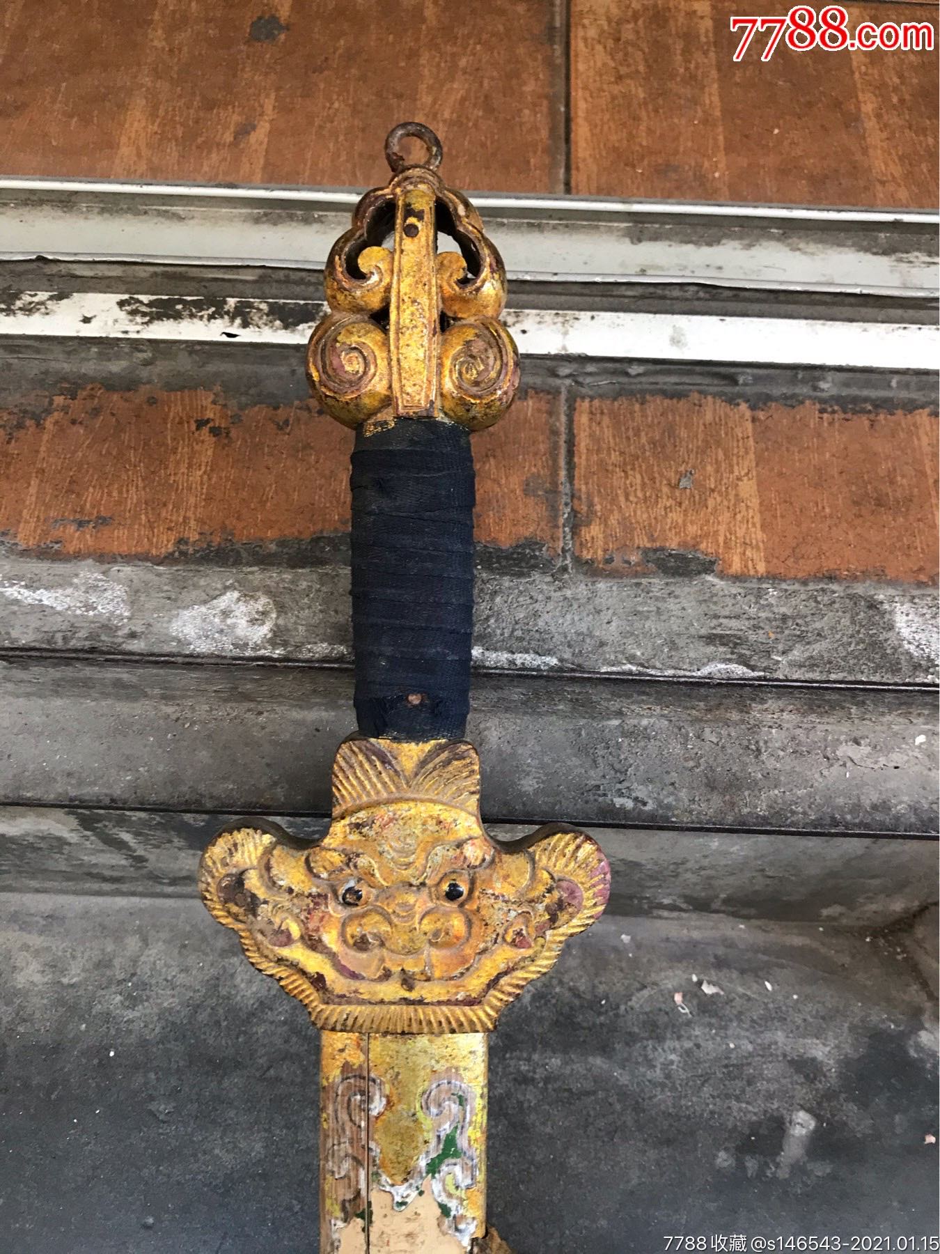 民国时期木剑一把,做工精细,画工精美,剑不是断是拼接的,镇宅辟邪上品