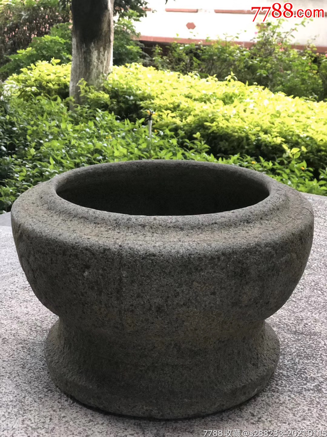 清代绿豆青石金鱼缸