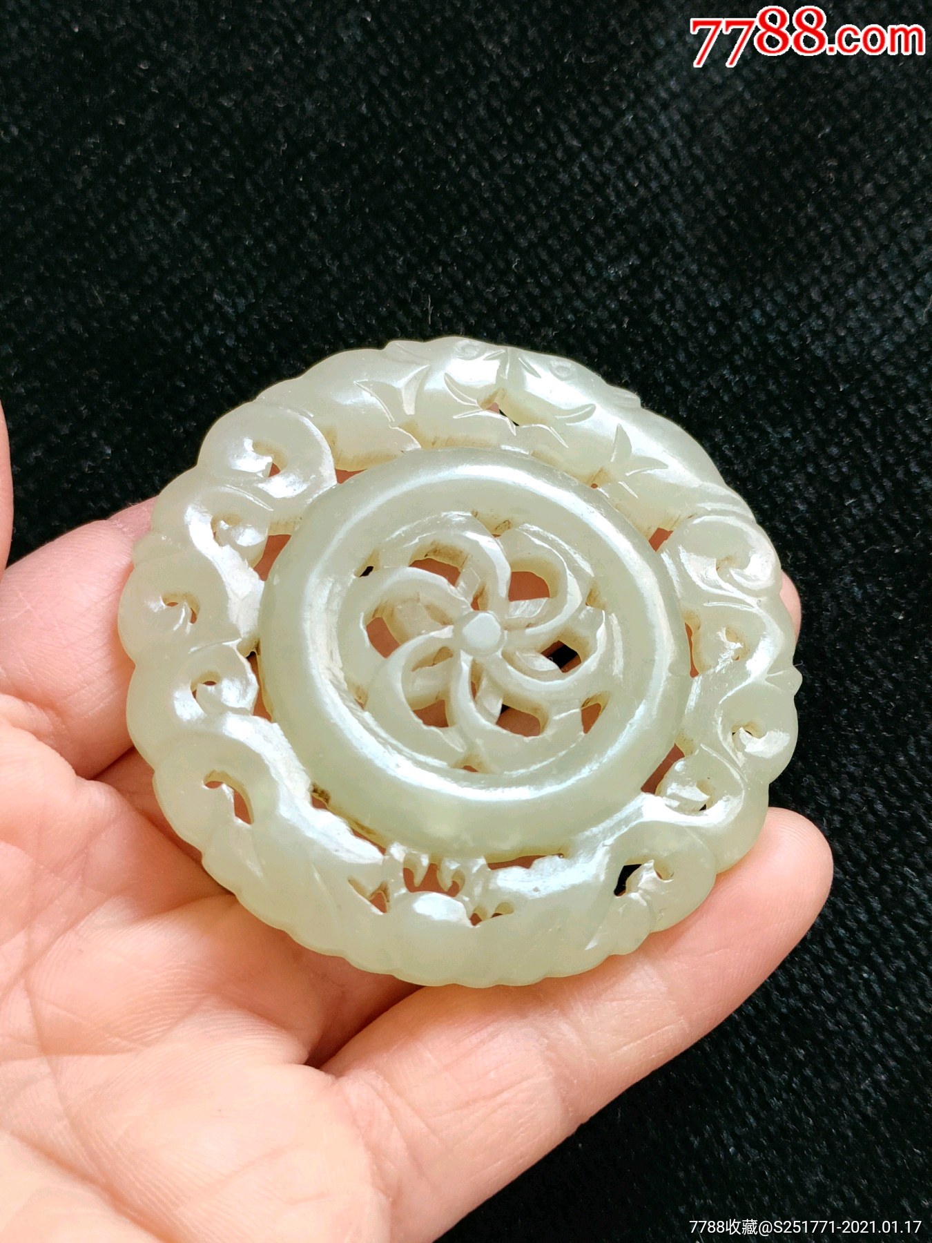 民国和田玉双龙纹玉佩