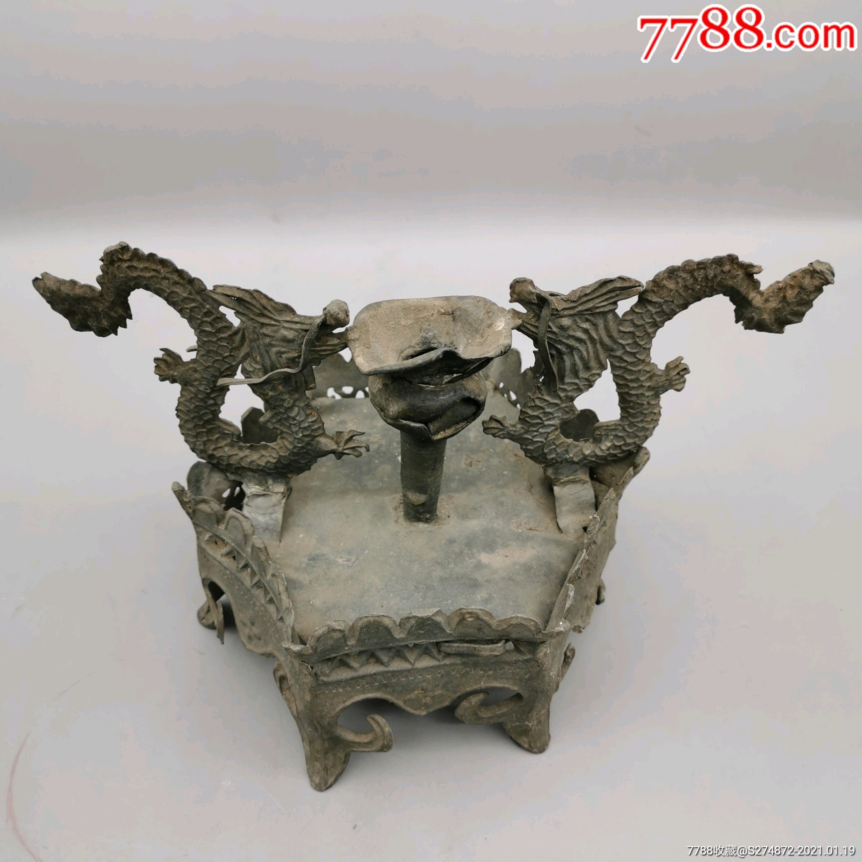 668*清代白锡二龙戏珠供器