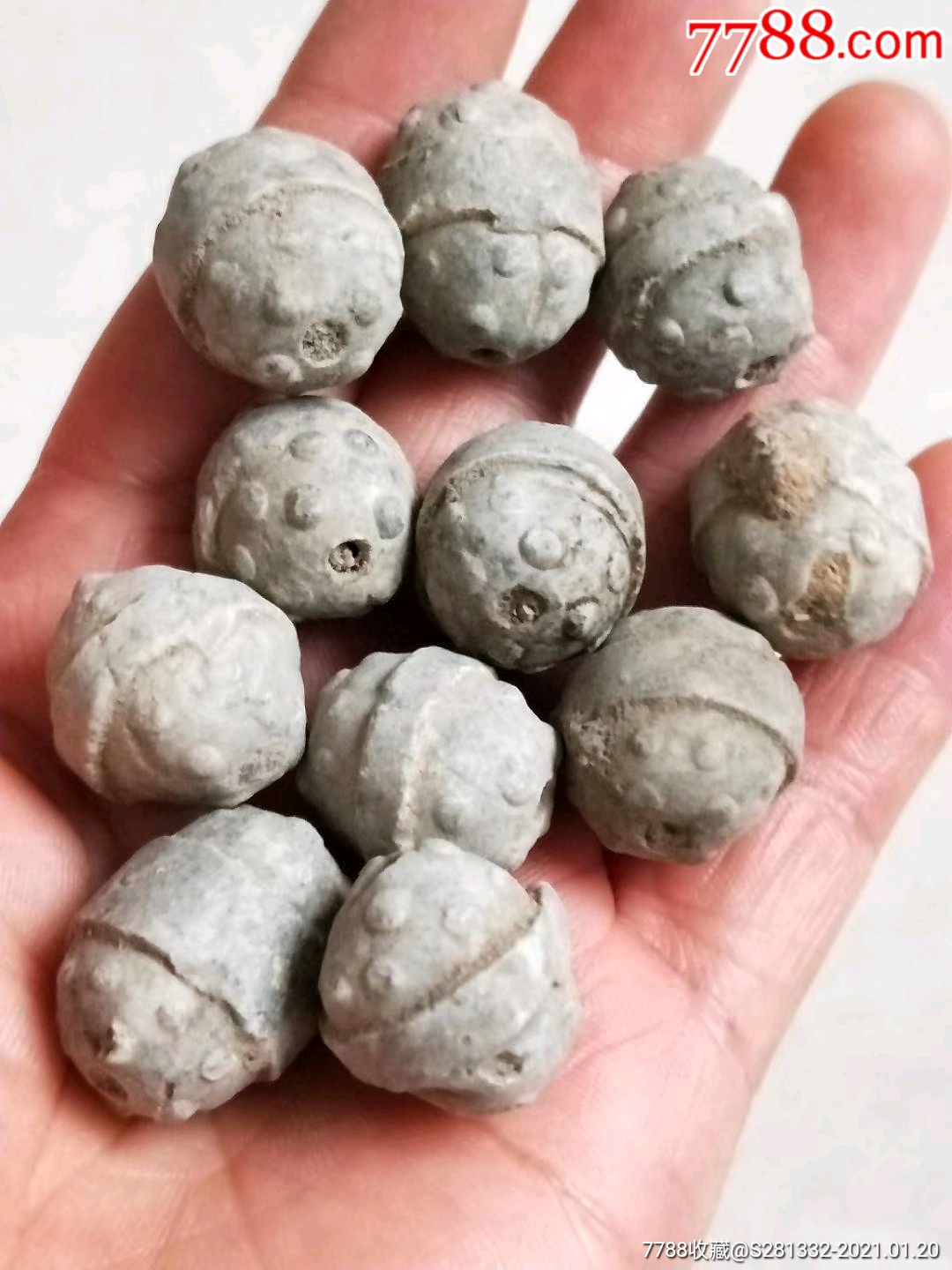 出土战汉瓷蜻蜓眼珠子一堆