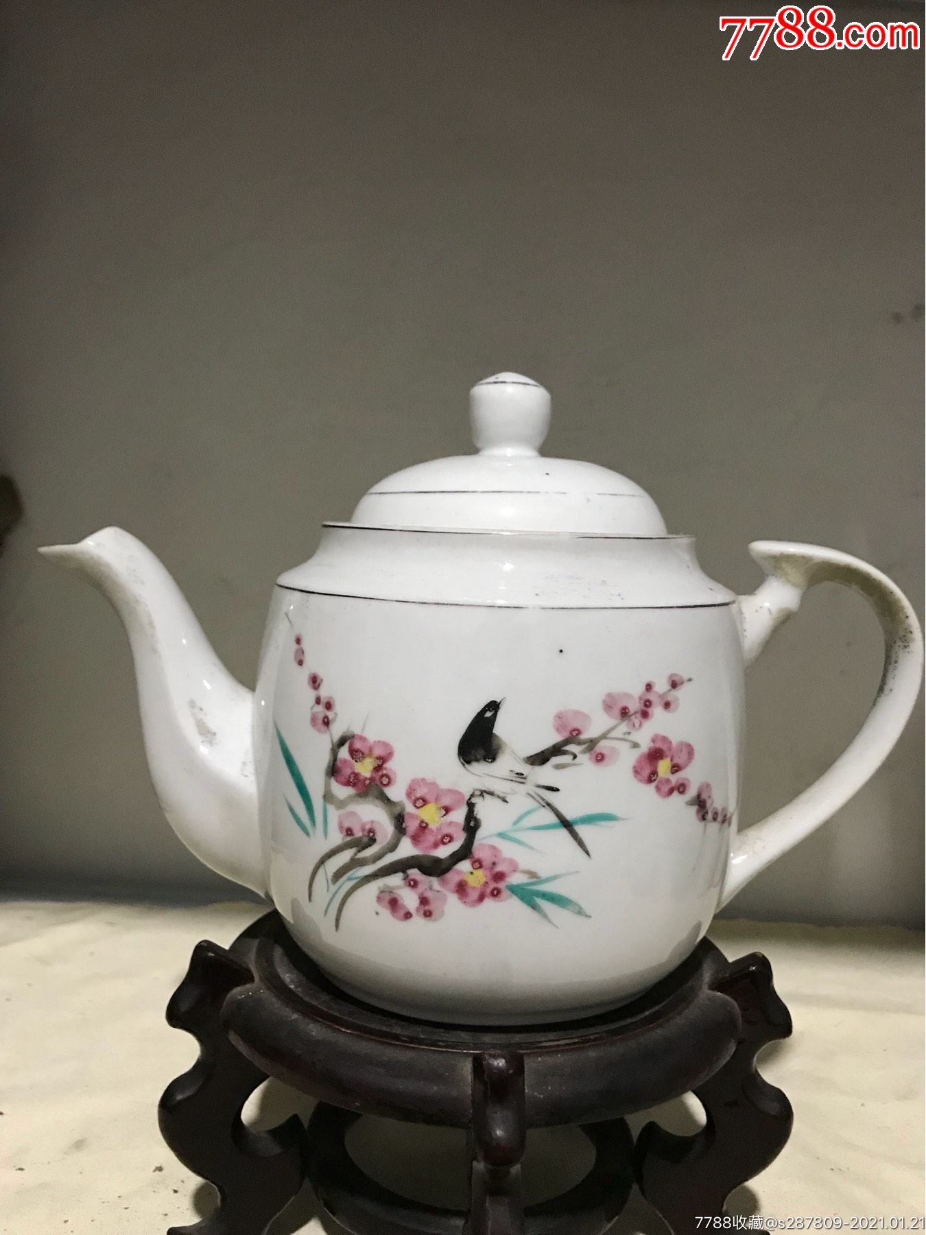 567手绘粉彩茶壶_彩绘瓷/彩瓷_第1张_7788核雕收藏