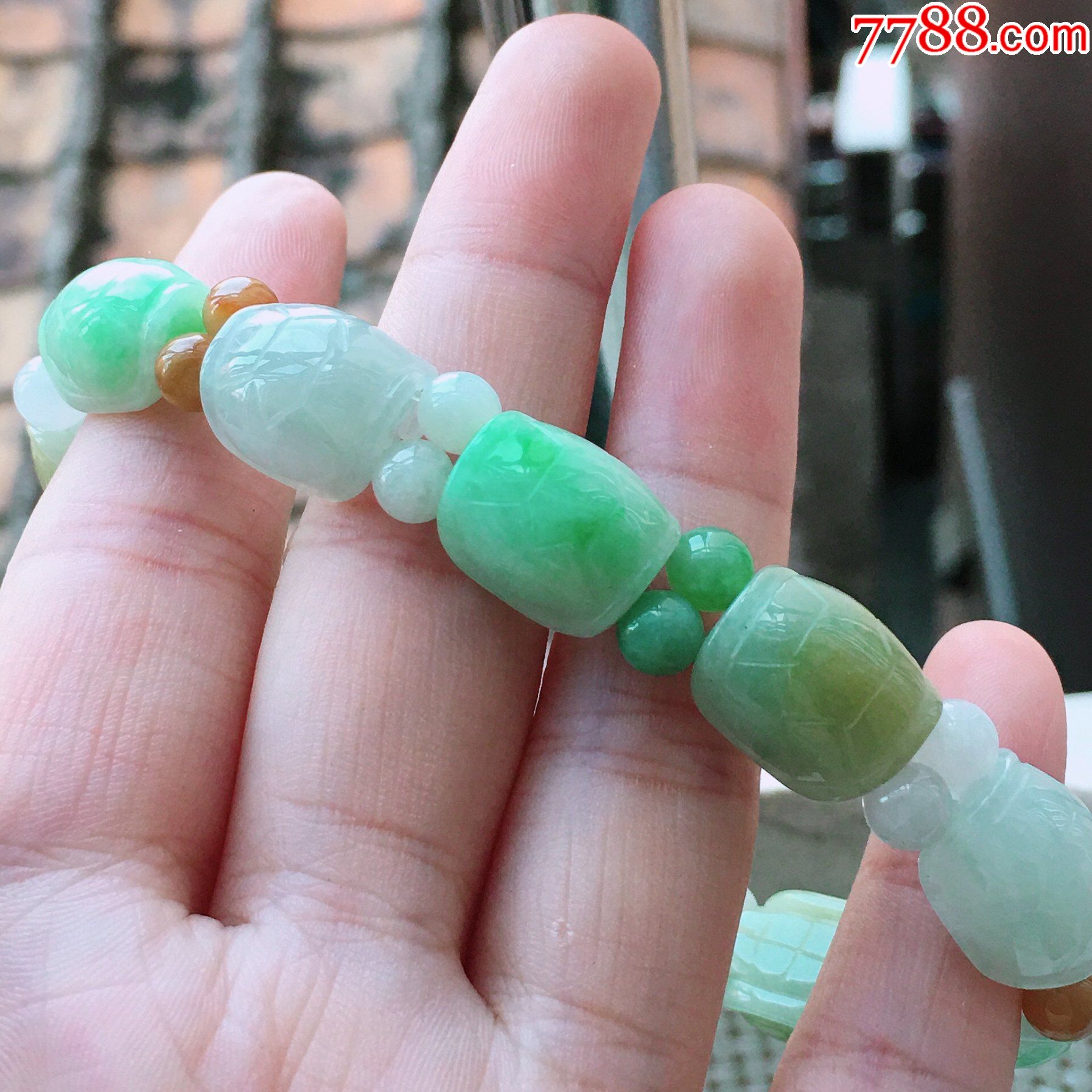 零售 翡翠/缅甸玉 >> 天然翡翠a货老坑冰糯种三彩龟水润珠串气质手链