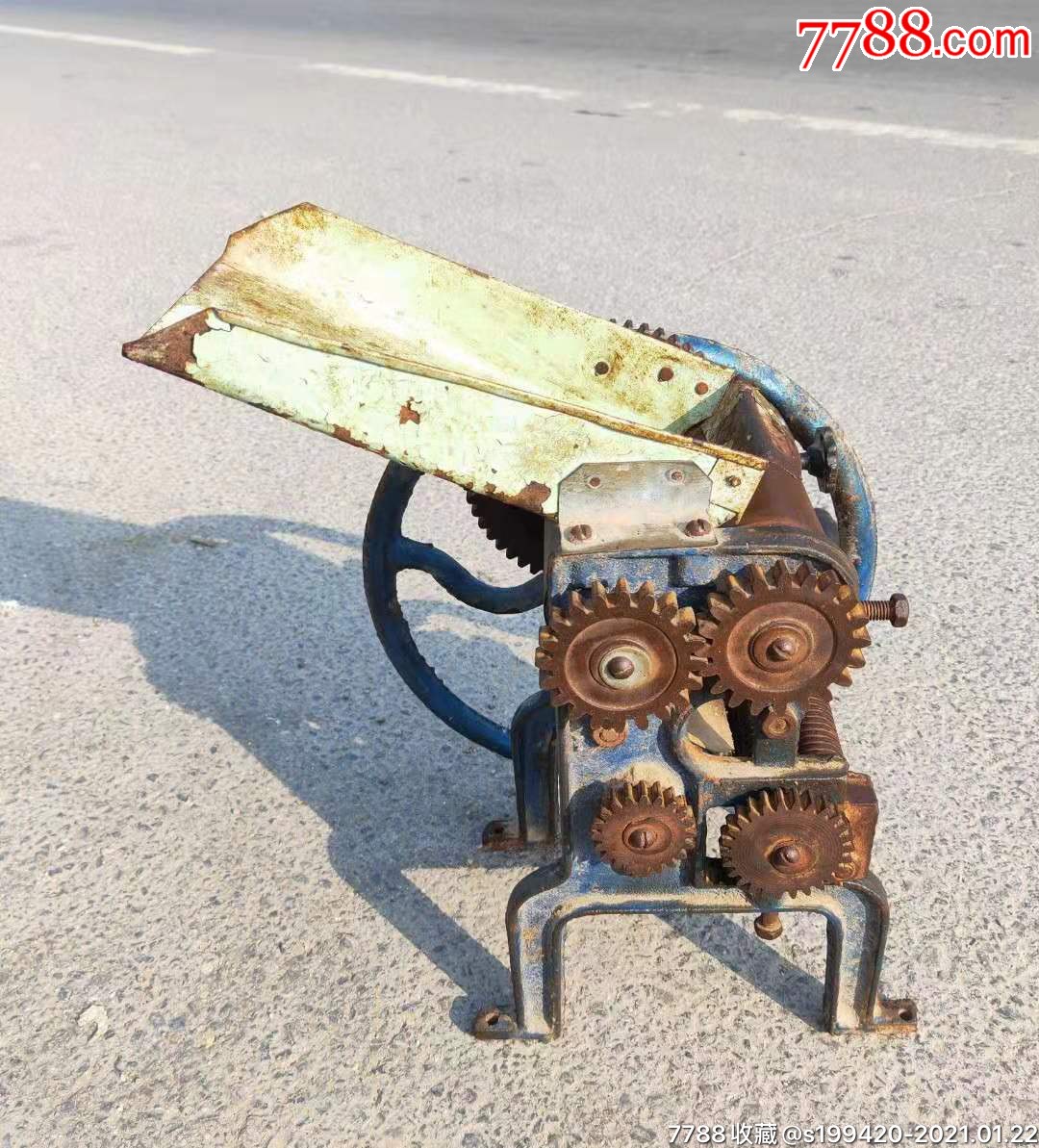 手摇面条机.保存完好,正常使用.