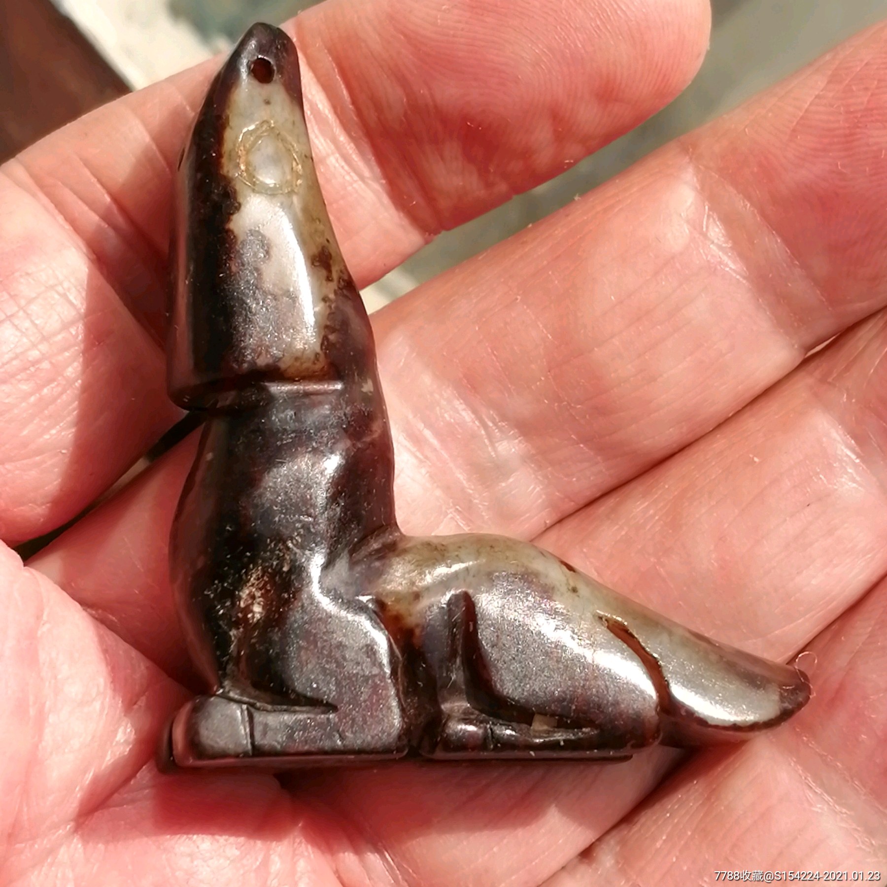 辽金时期和田玉神兽挂件,手把件