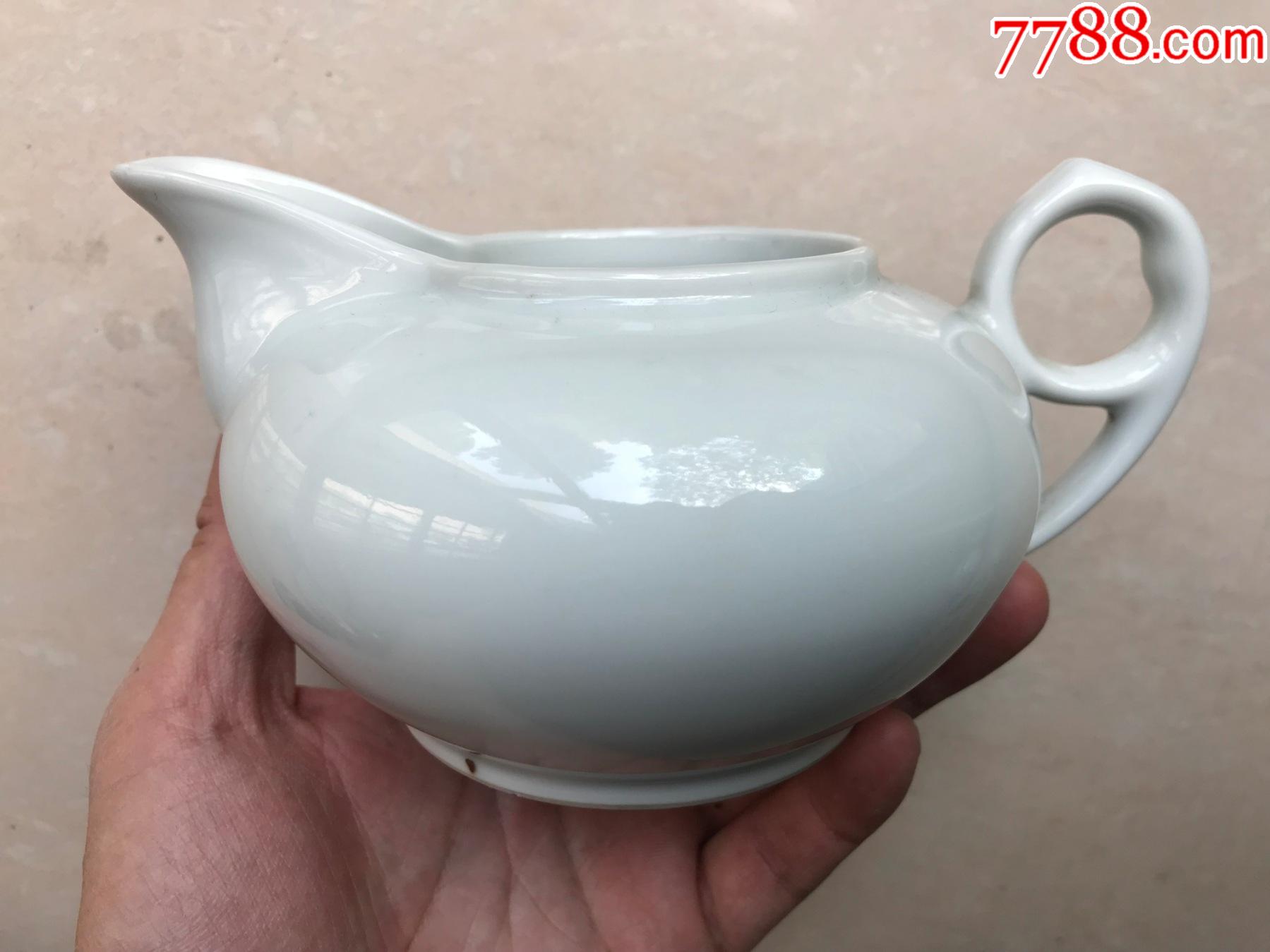 少见清爽漂亮的民国白釉执杯(可作茶道公道杯)_单色白瓷_图片欣赏