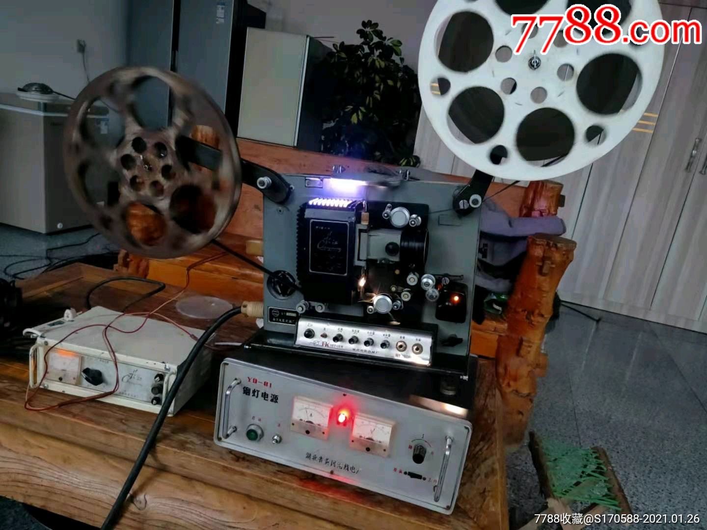 江苏南京产16毫米老长江牌铟灯电影放映机一套原厂机箱音箱