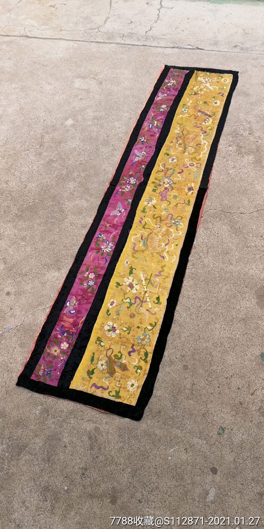 清代盘金绣老刺绣床围狮子滚绣球暗八仙题材少见黄底刺绣