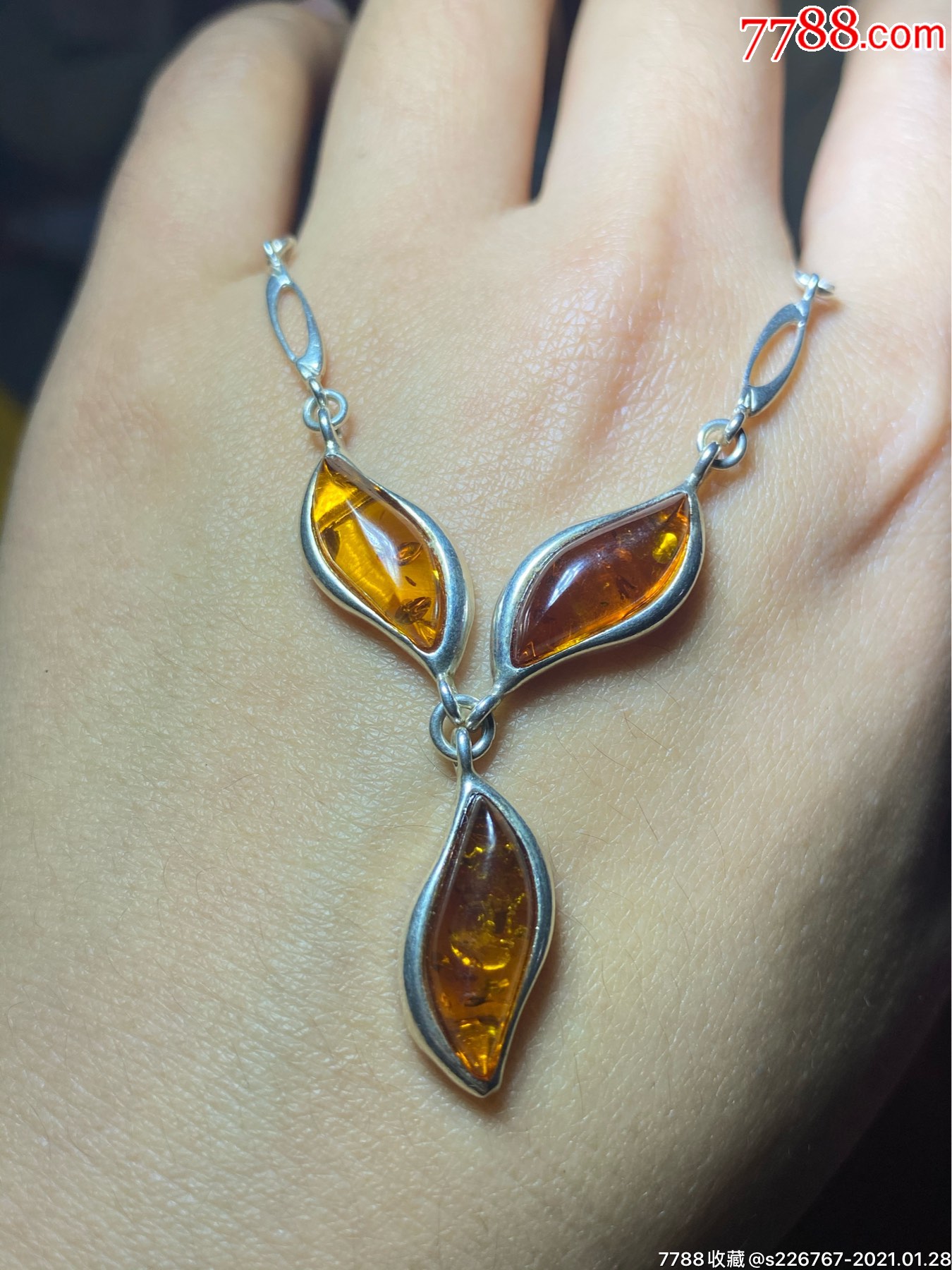回流925银镶嵌琥珀项链
