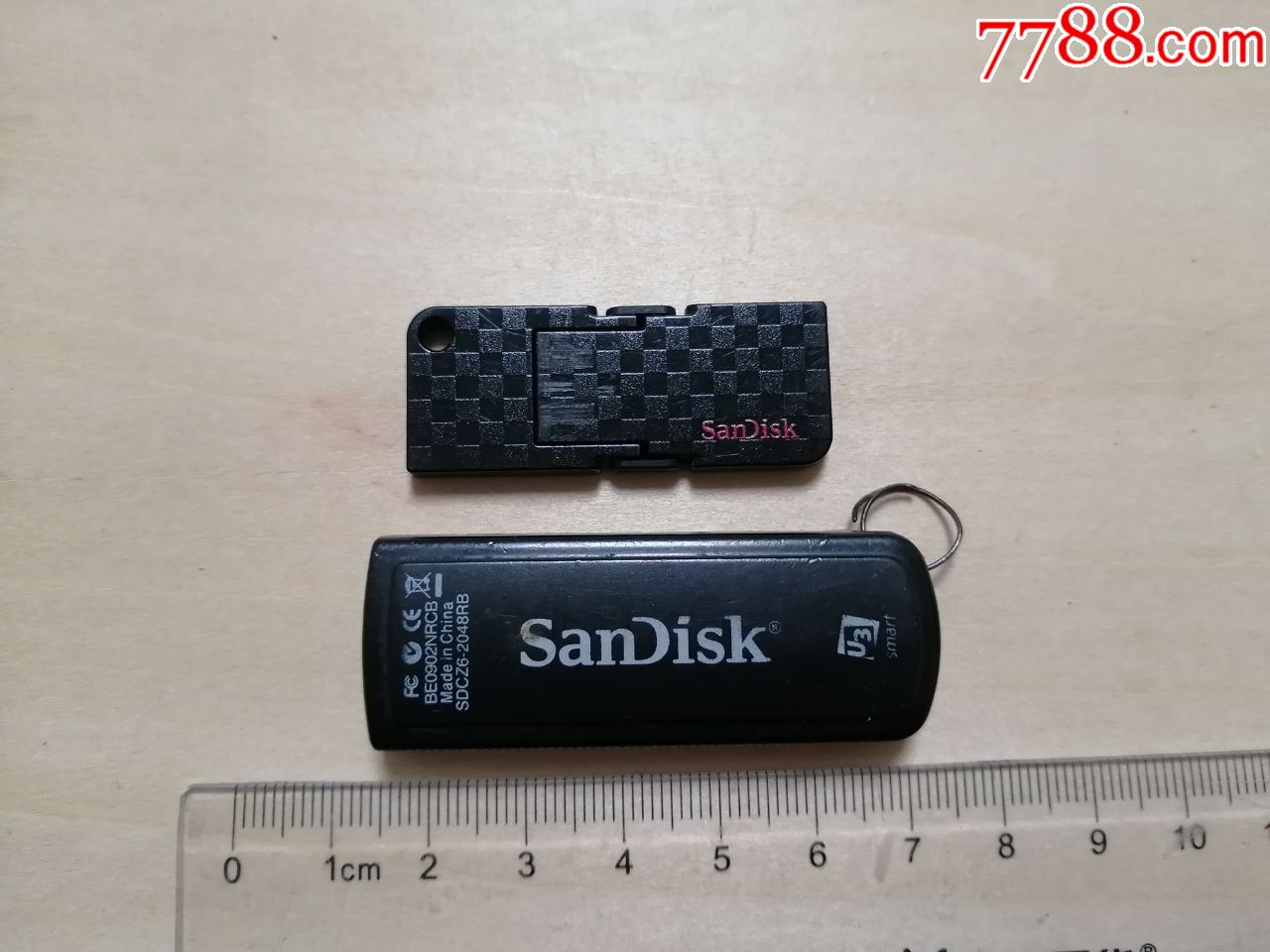 sandisk闪迪公司,老旧优盘u盘,两个齐售,8gb,2gb容量各一个,老款式