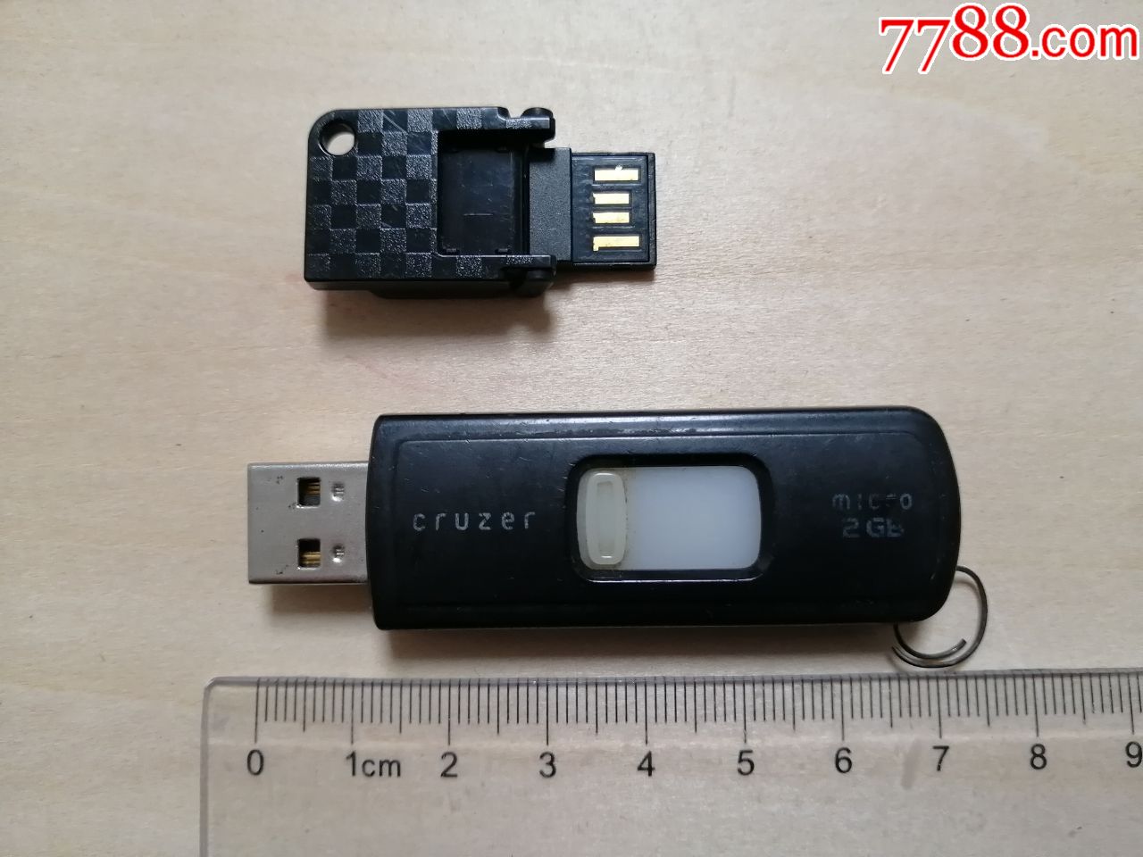 sandisk闪迪公司,老旧优盘u盘,两个齐售,8gb,2gb容量各一个,老款式