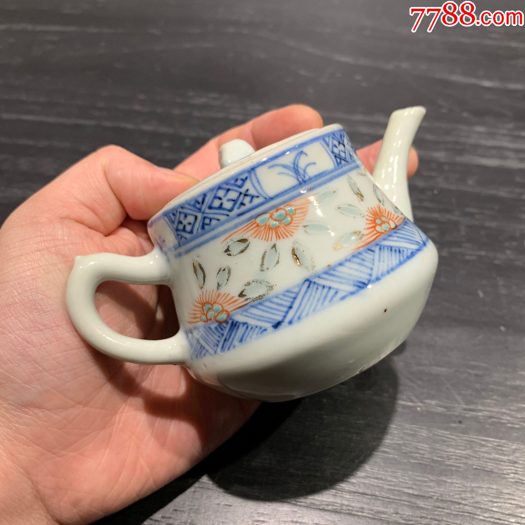 清末青花矾红描金玲珑瓷小茶壶