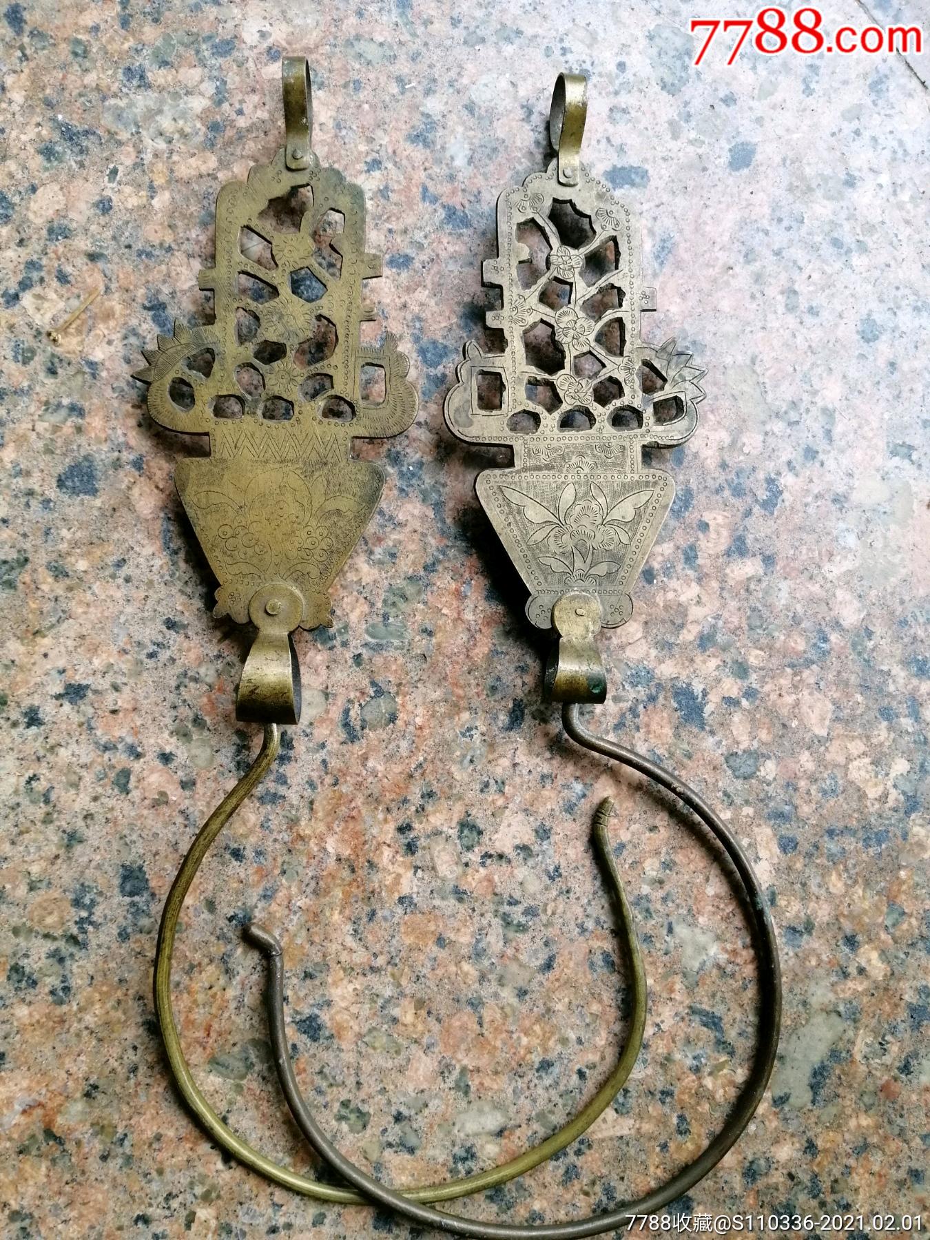 精美的清代刻花蚊帐钩一对